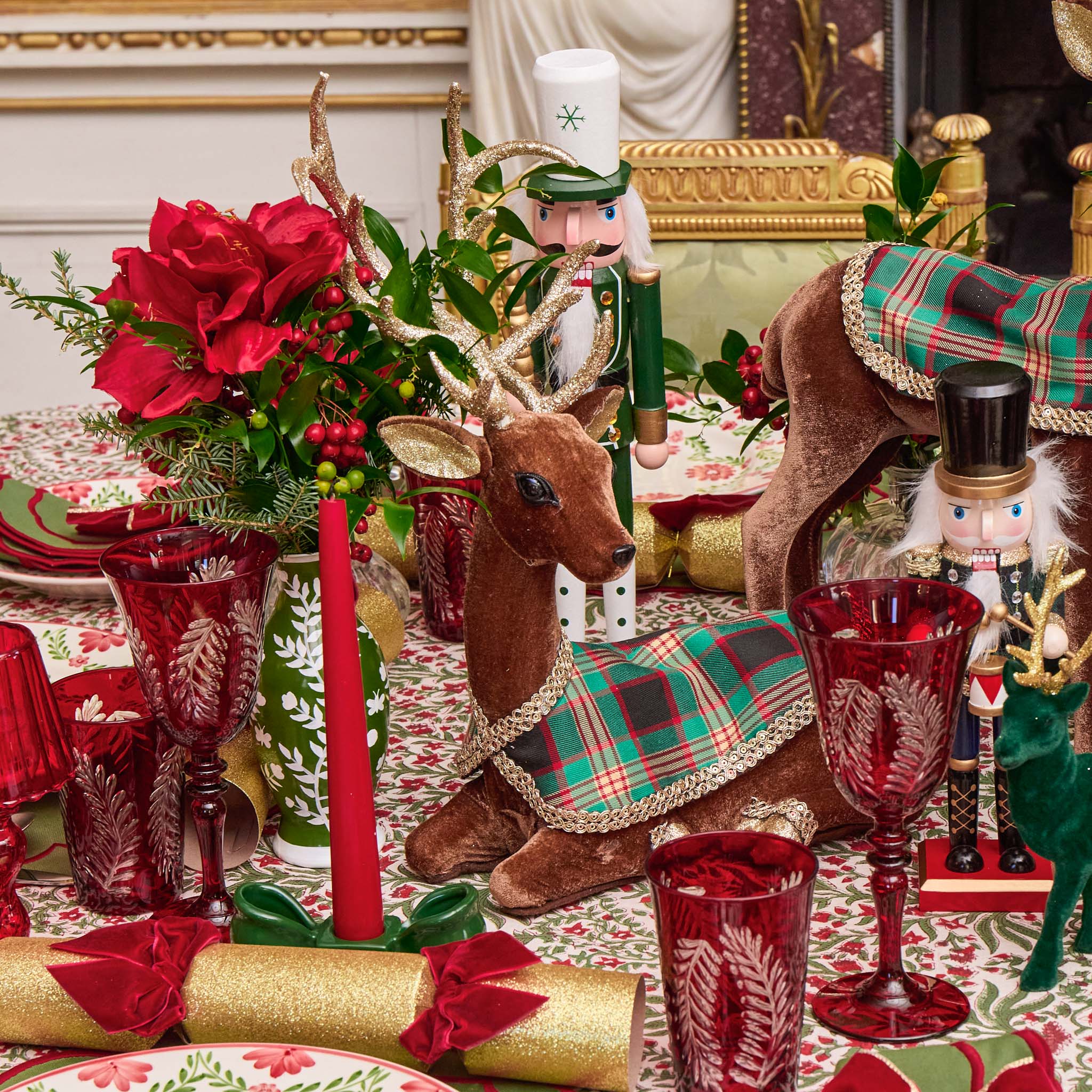 Sitting Tartan Flocked Deer (Pair)