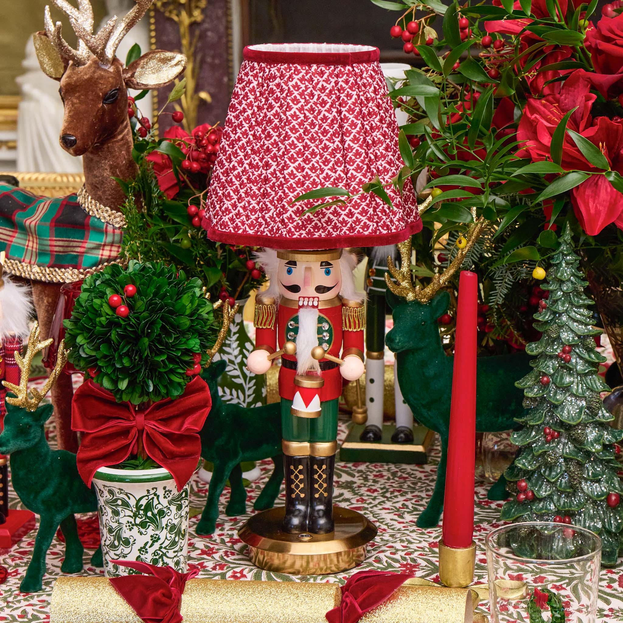 Red Lotus Lampshade (18cm)