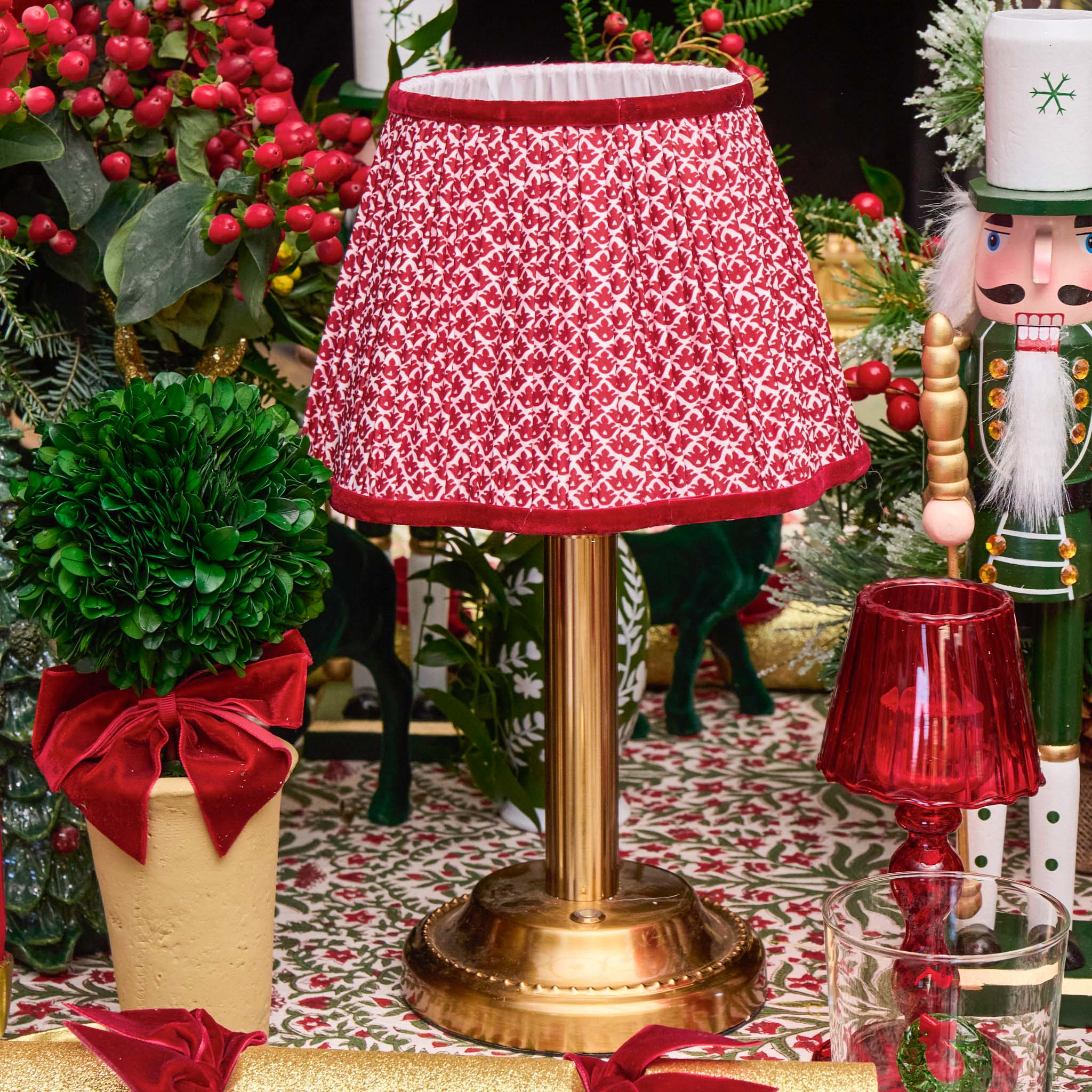 Red Lotus Lampshade (22cm)