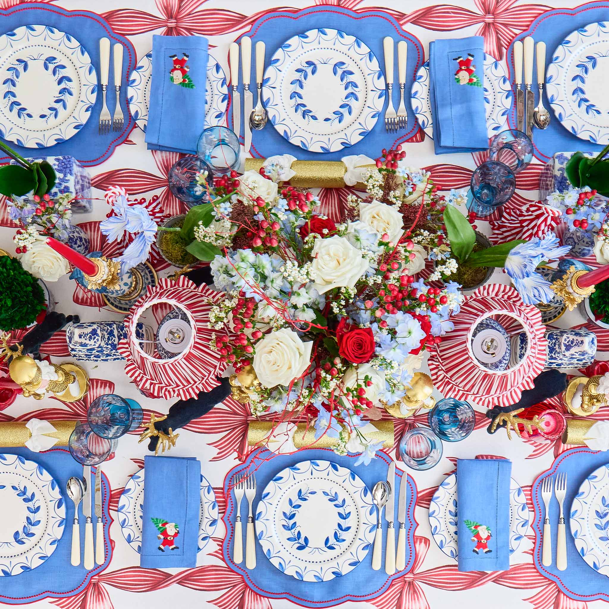 Elizabeth Blue Garland Dinner Plate