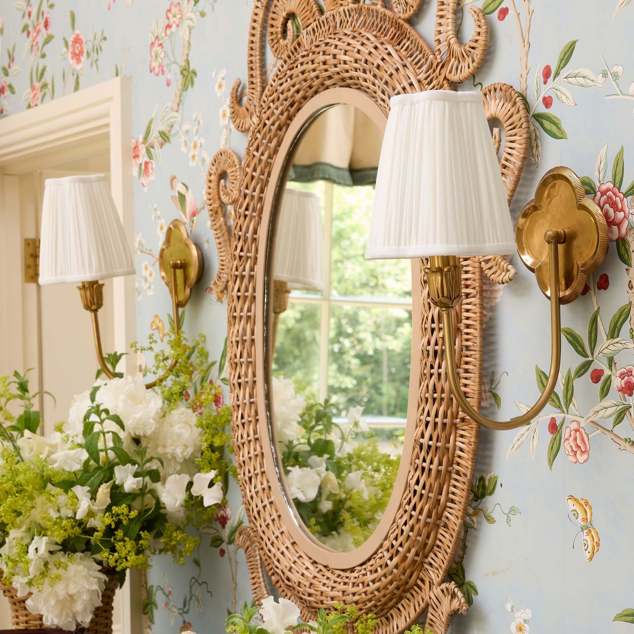 Quatrefoil Rechargeable Wall Light with Cream Shade (14cm)