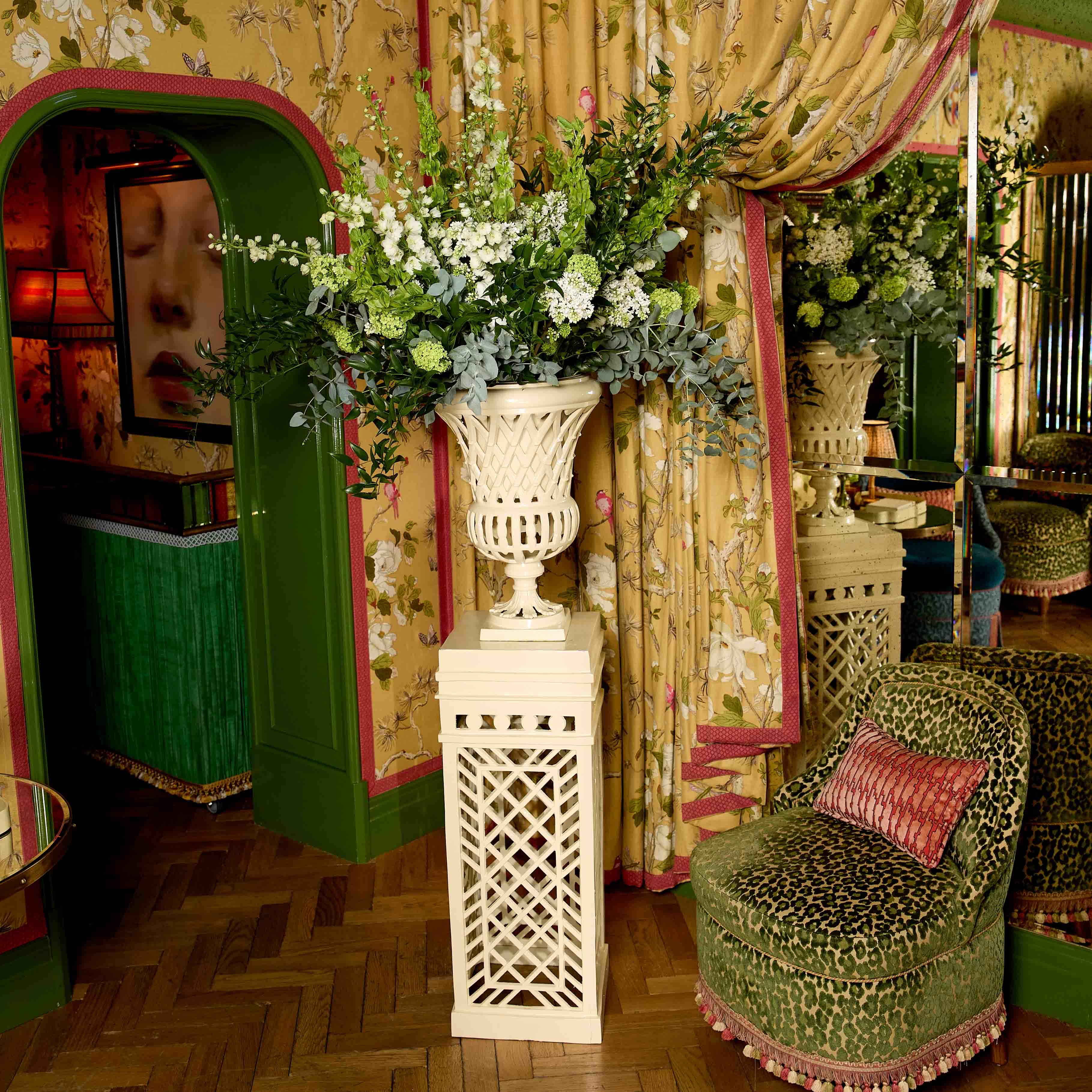 Adelaide Putty Lattice Urn & Pedestal