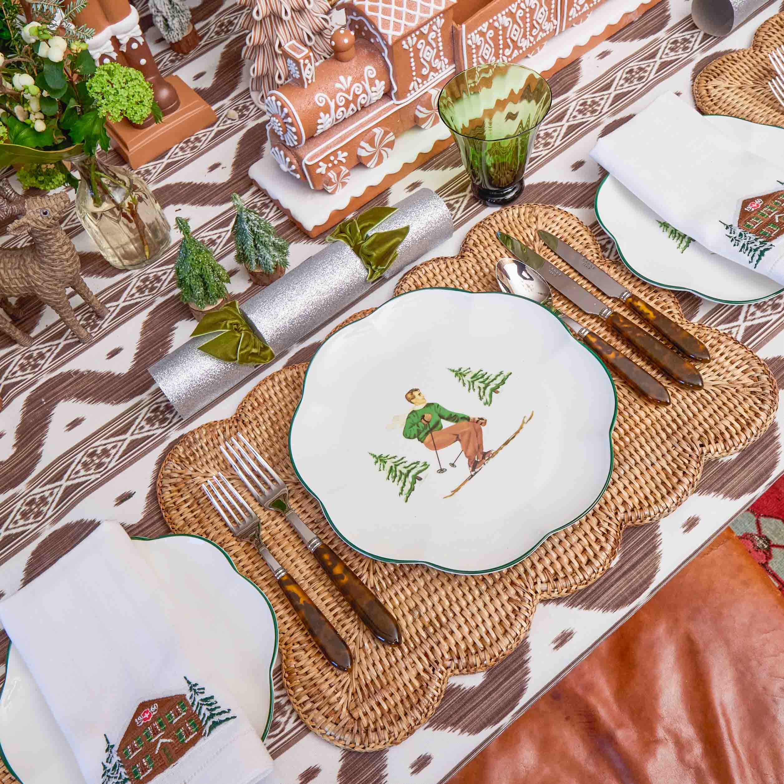 Rectangular Scalloped Rattan Placemats (Set of 4)