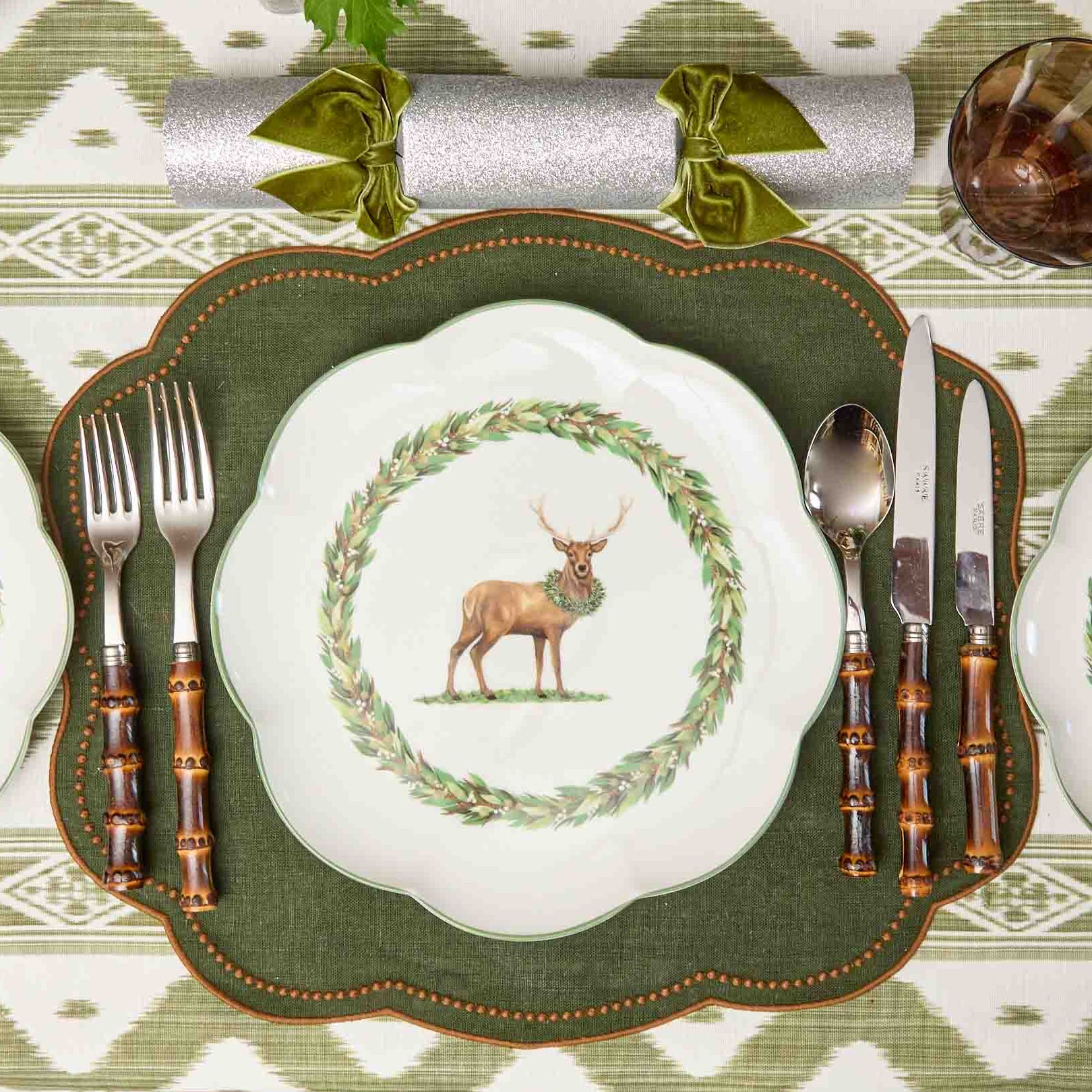 Stag Garland Dinner Plates (Set of 4)