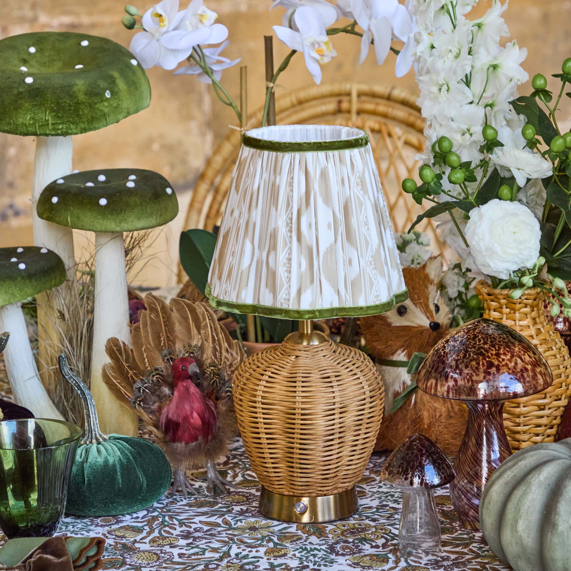 Rattan Ursula Rechargeable Lamp