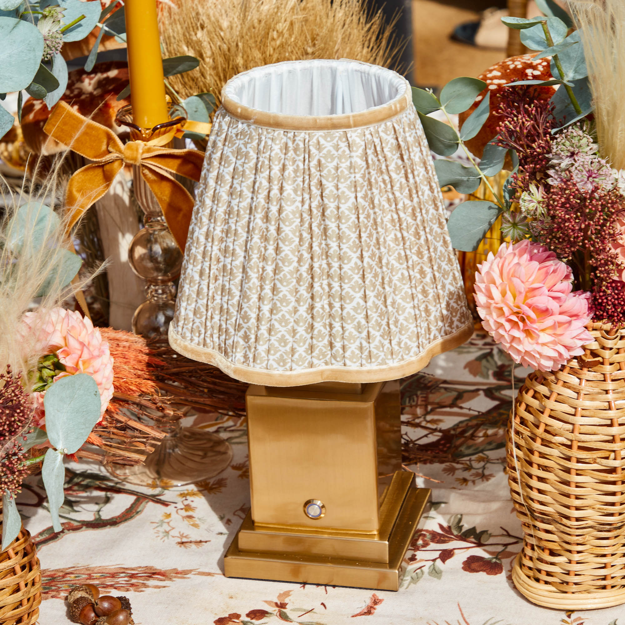 Putty Lotus Lampshade (18cm)