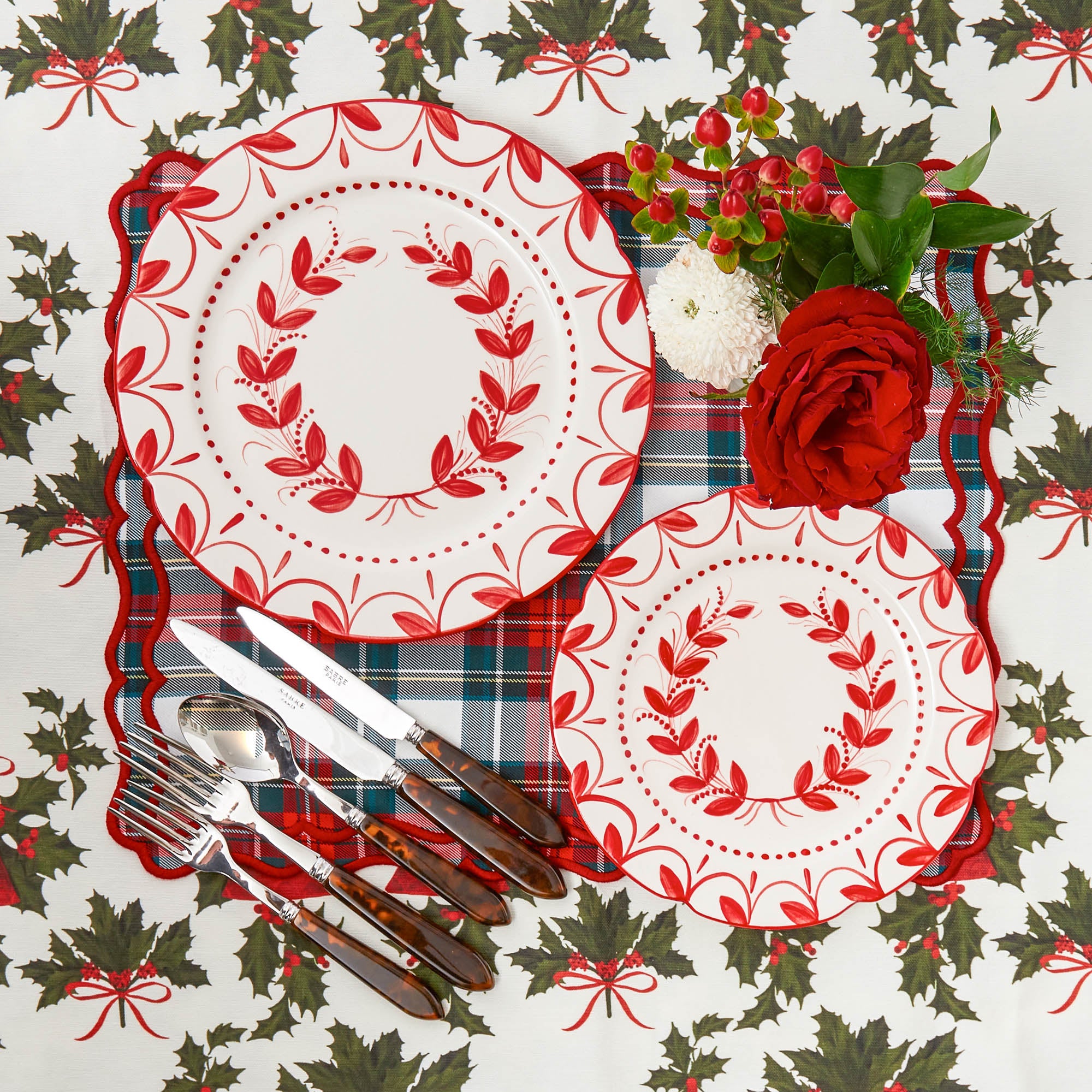 Elizabeth Red Garland Starter Plates (Set of 4)