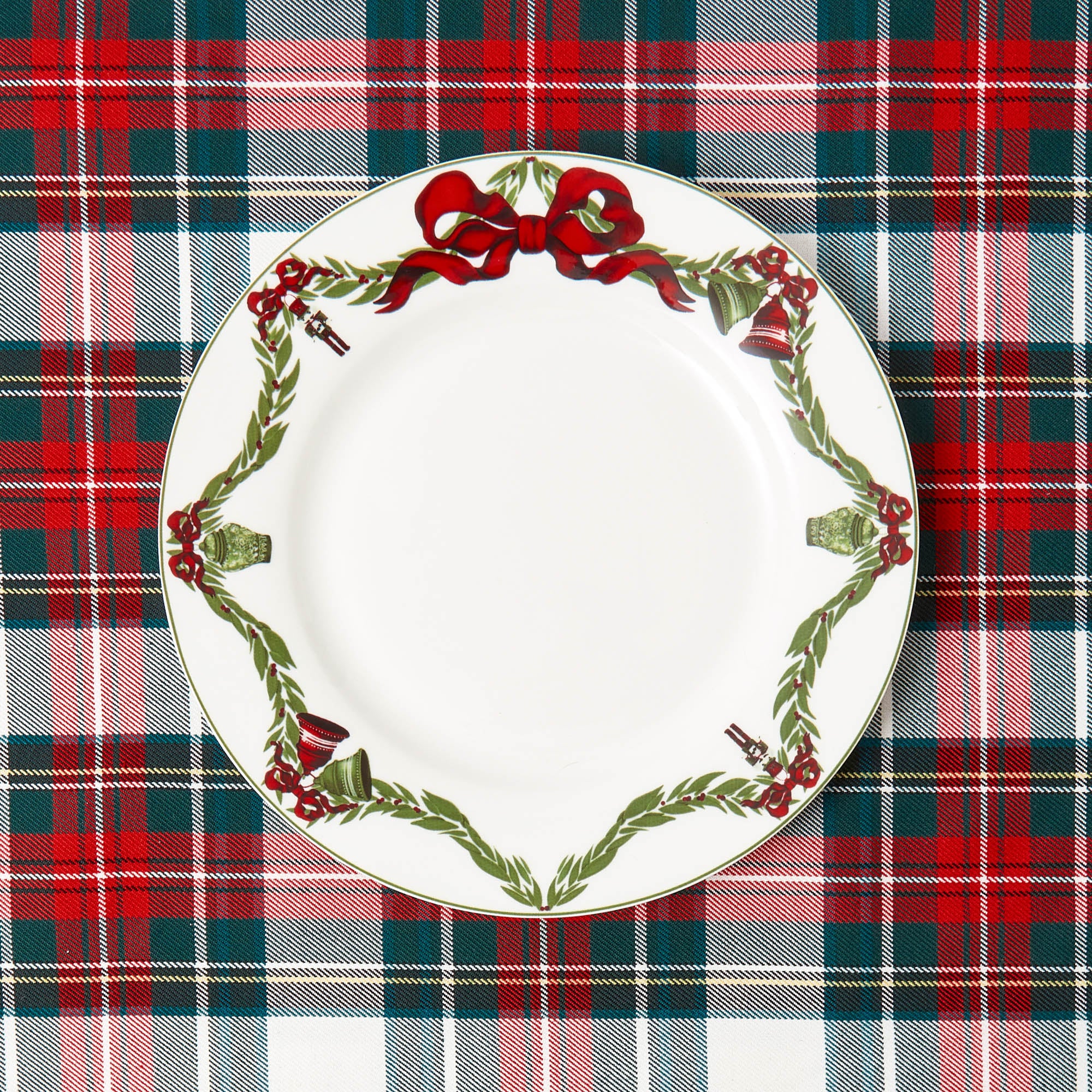 Christmas Garland Dinner Plate