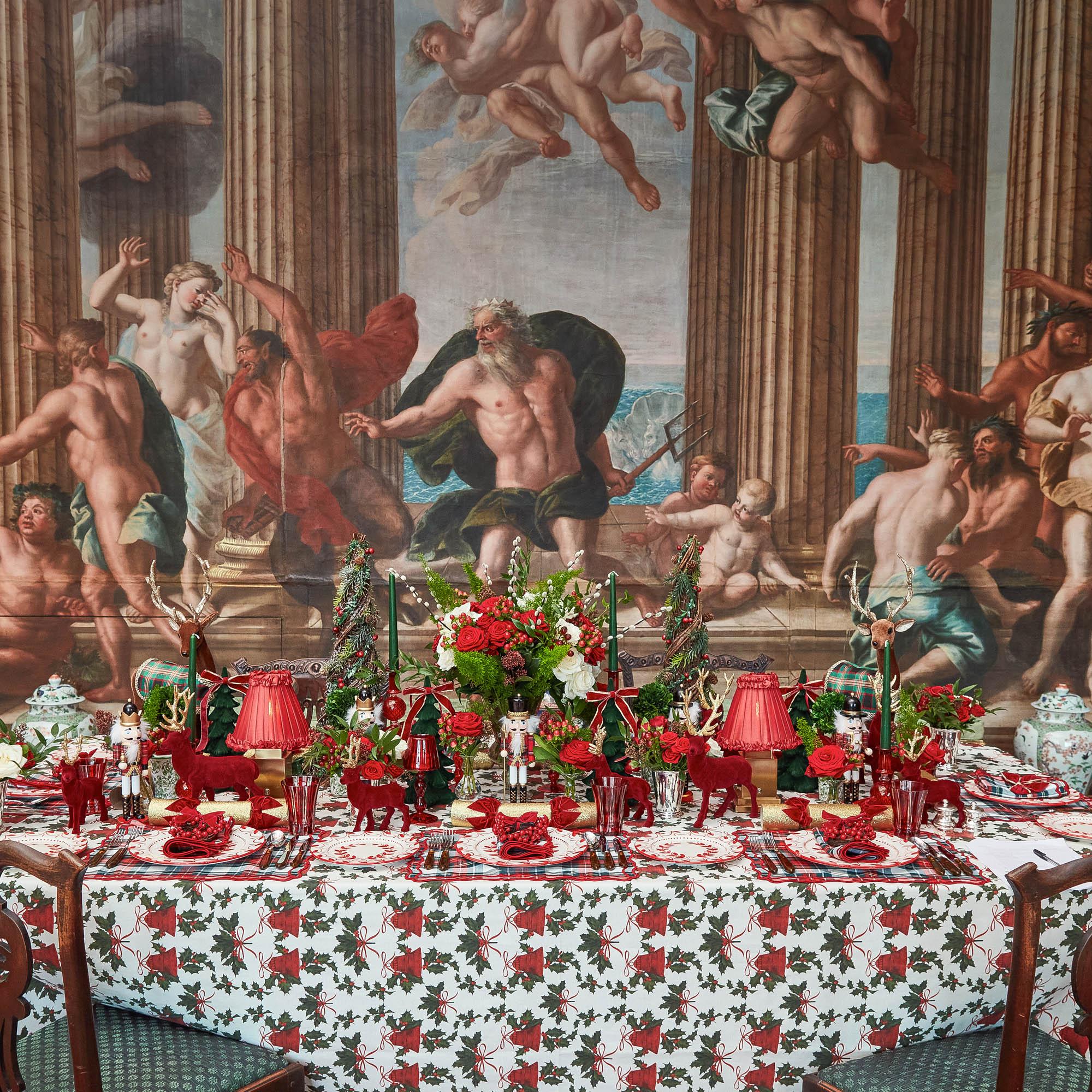 Elizabeth Red Garland Dinner Plates (Set of 4)