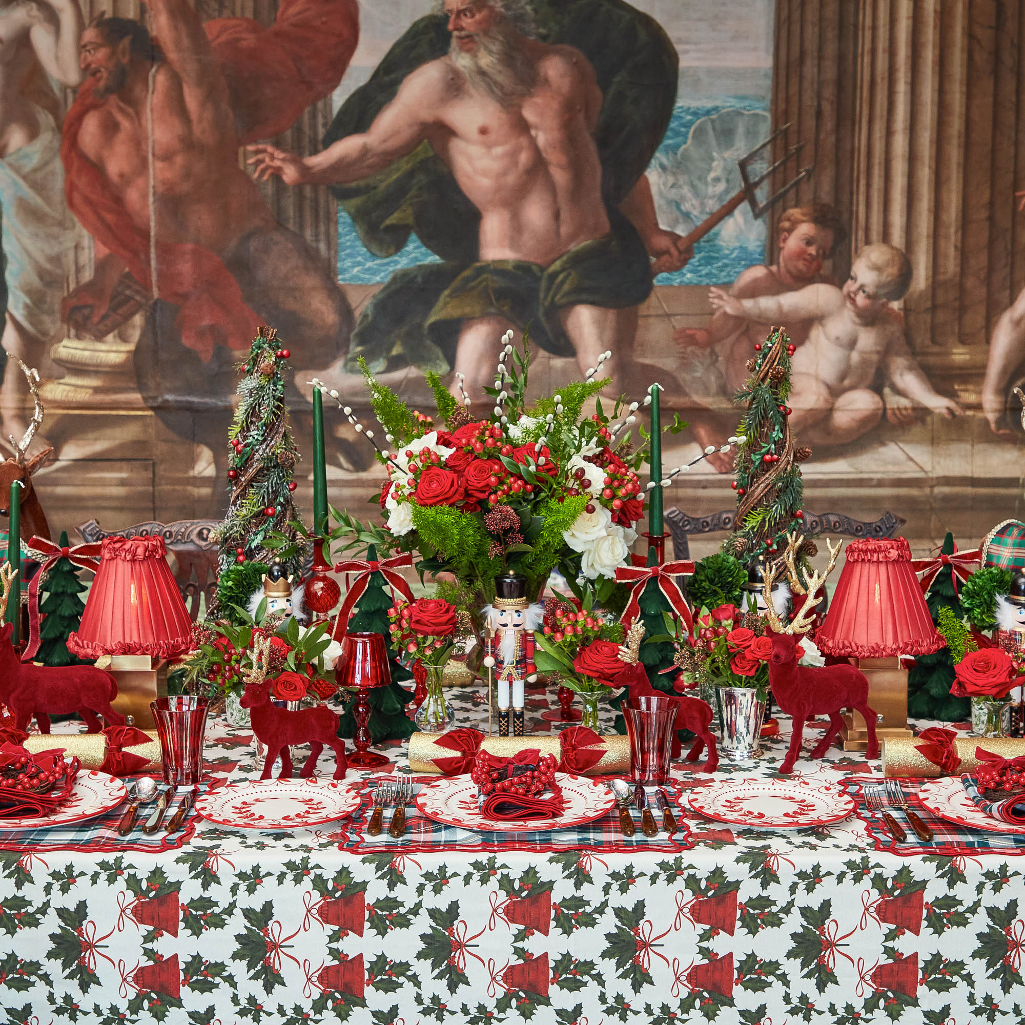 Elizabeth Red Garland Dinner Plates (Set of 4)