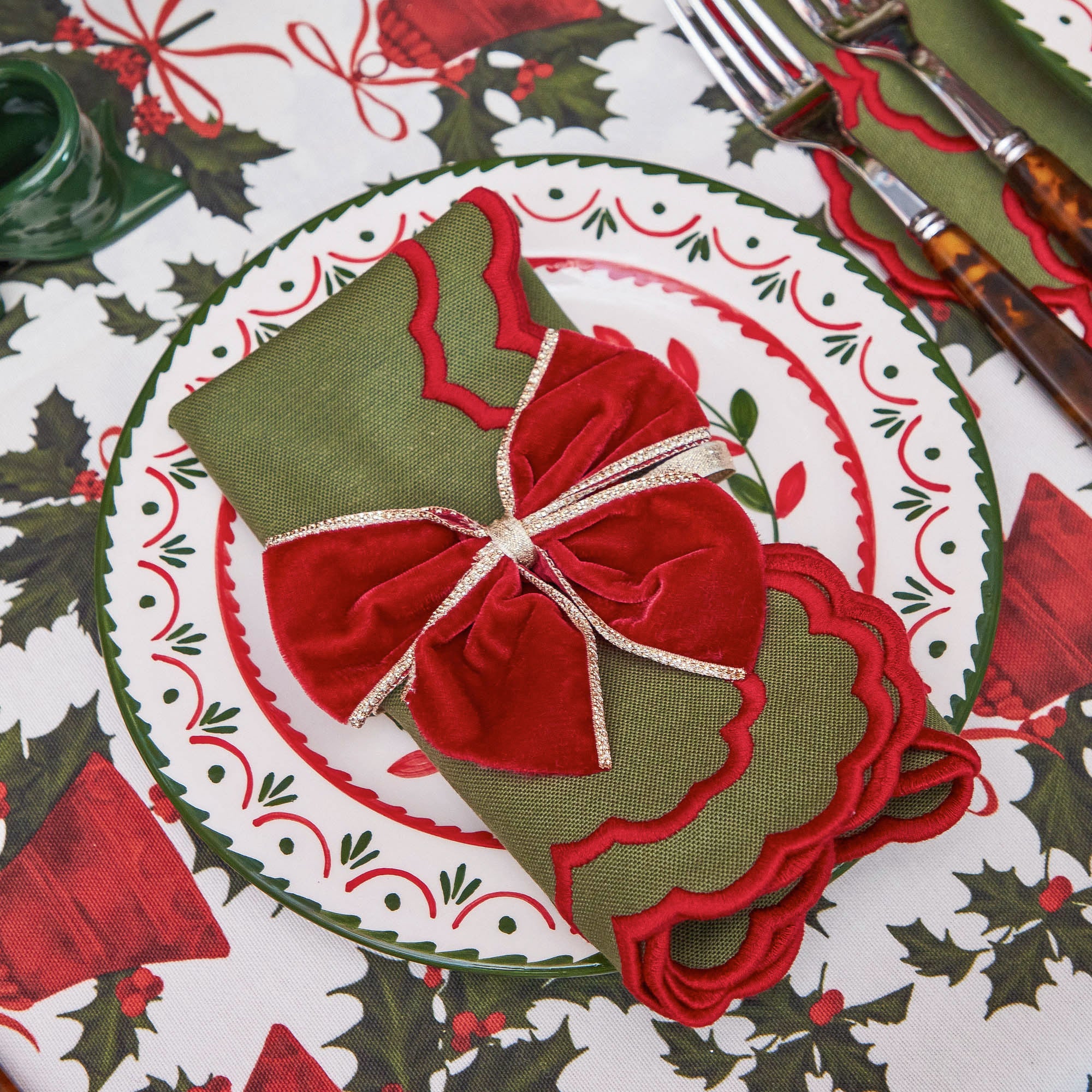 Lily Green & Red Napkins (Set of 4)