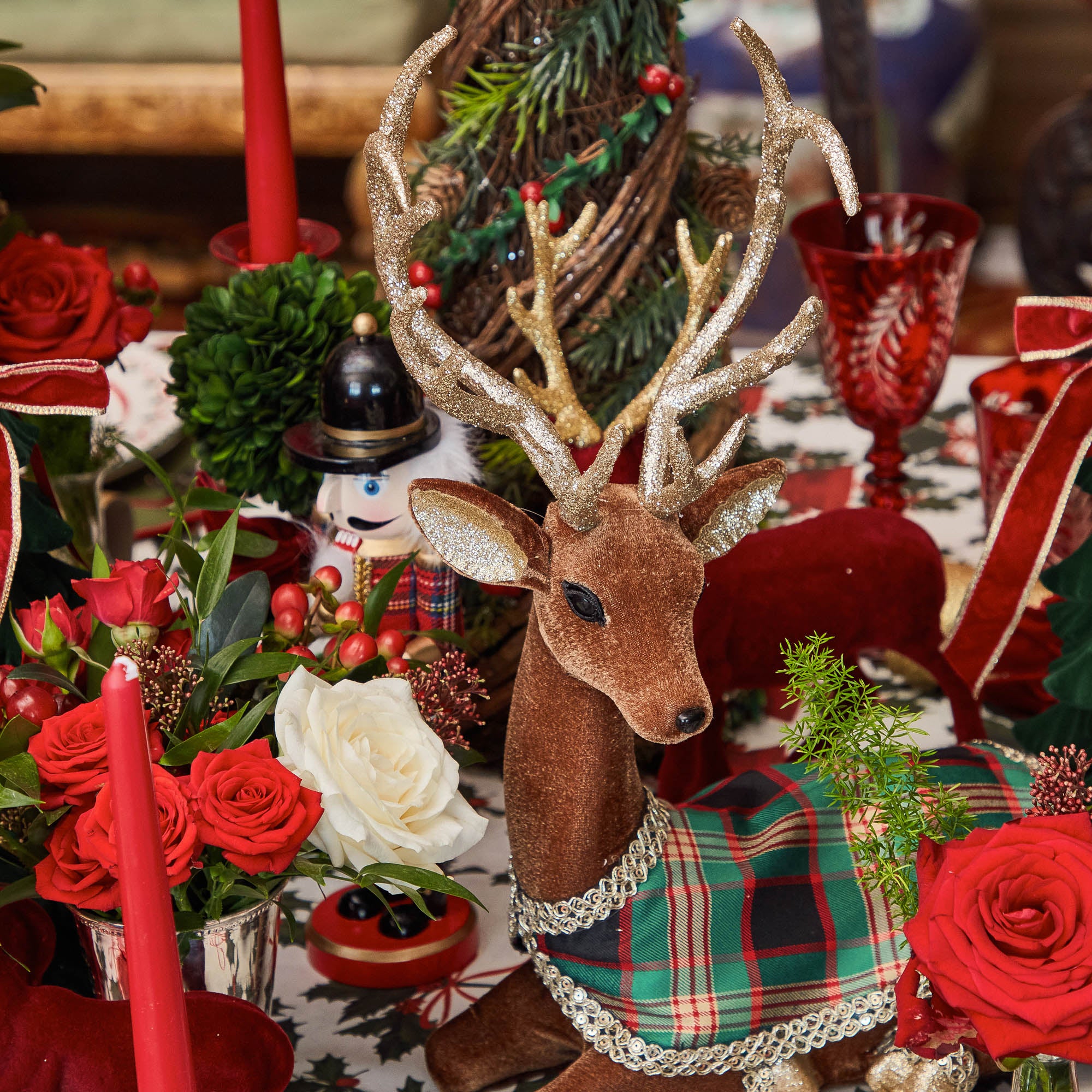 Sitting Tartan Flocked Deer (Pair)