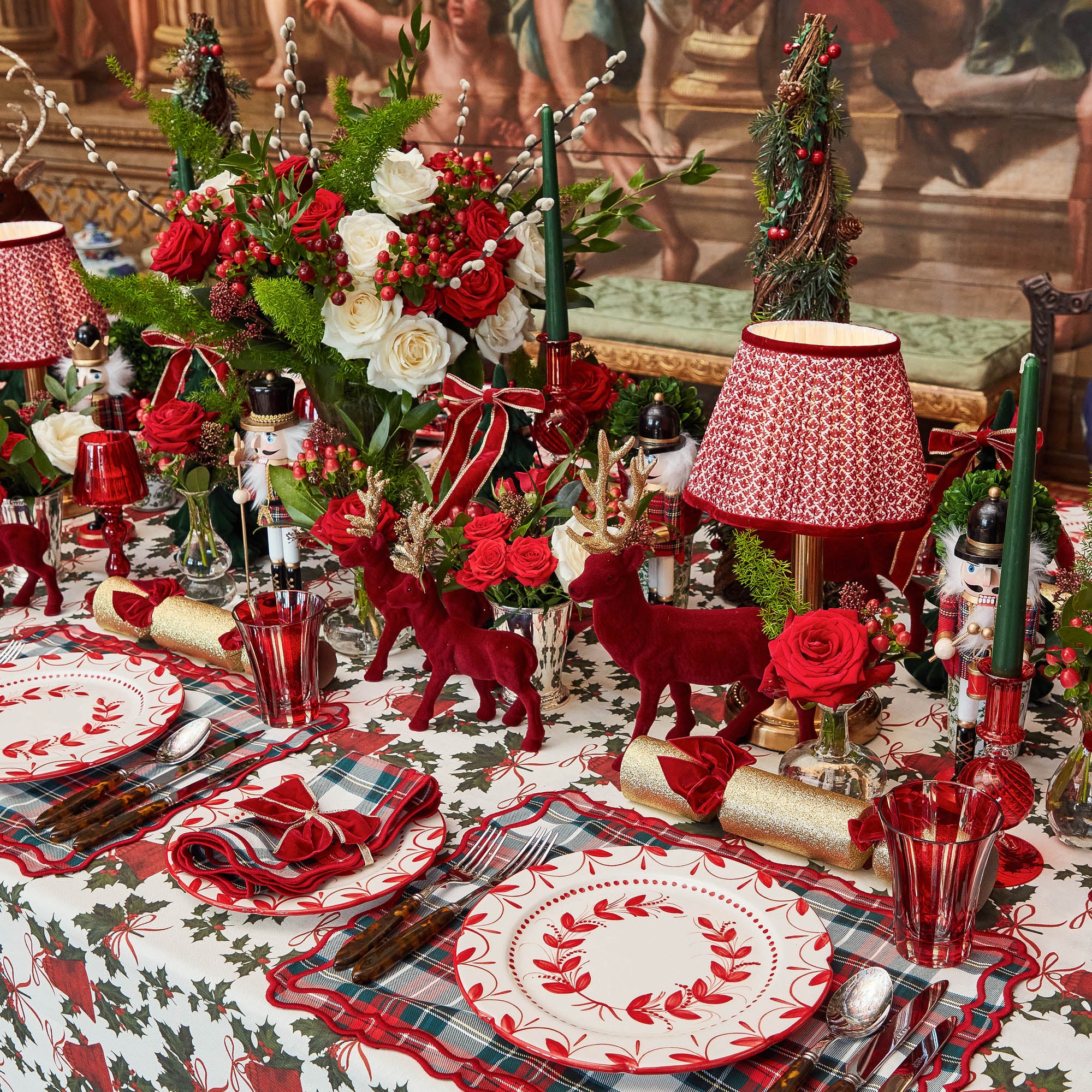 Elizabeth Red Garland Dinner Plates (Set of 4)