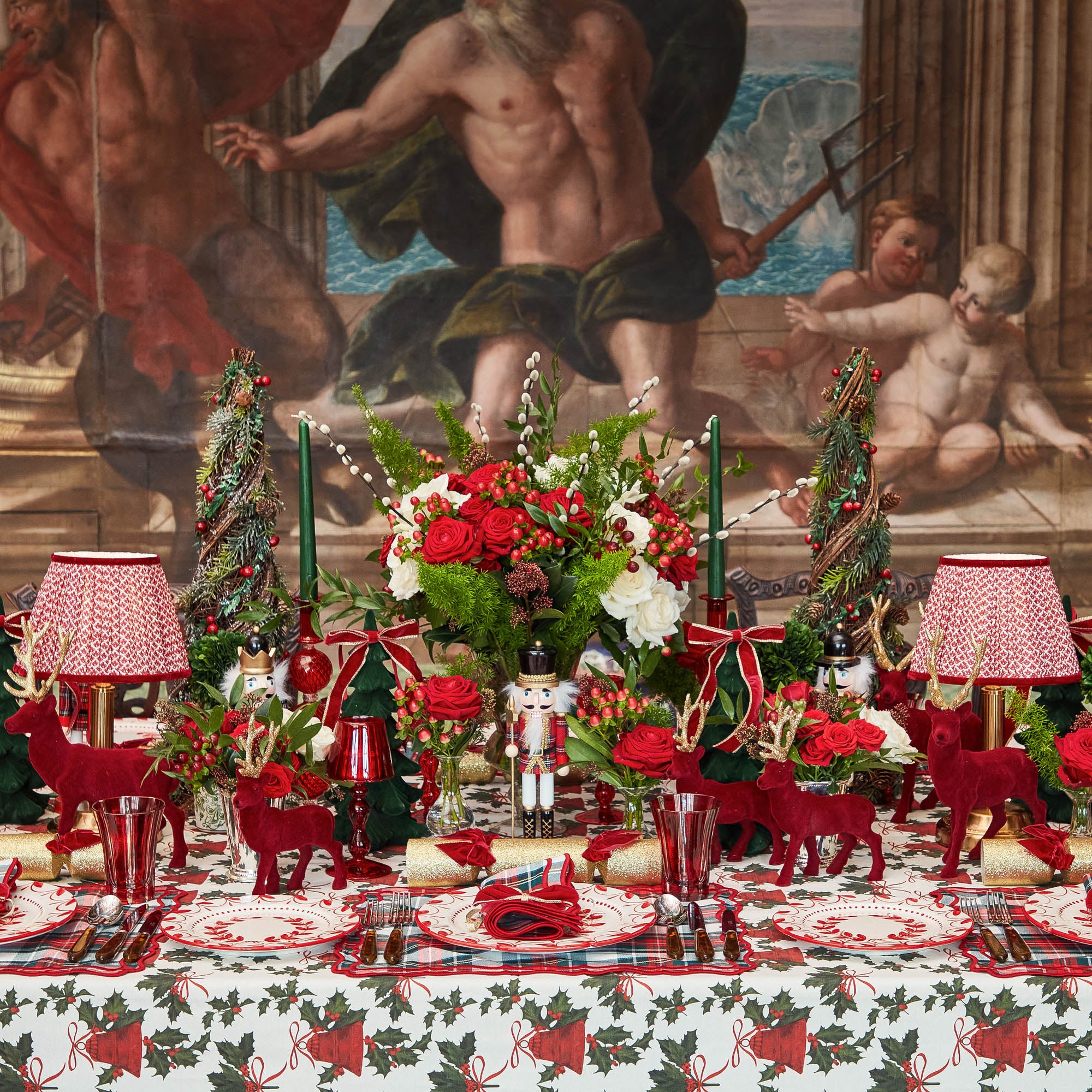 Elizabeth Red Garland Starter Plates (Set of 4)