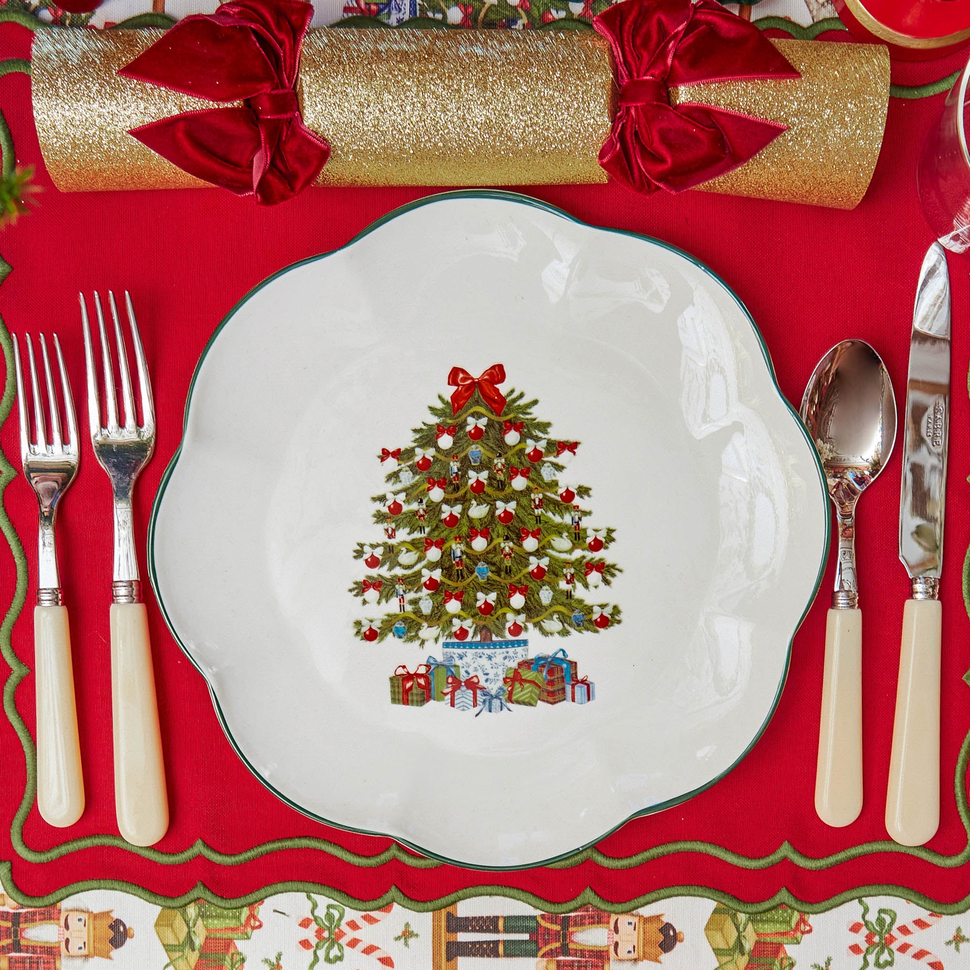Mrs. Alice Christmas Tree Dinner Plate (Set of 4)