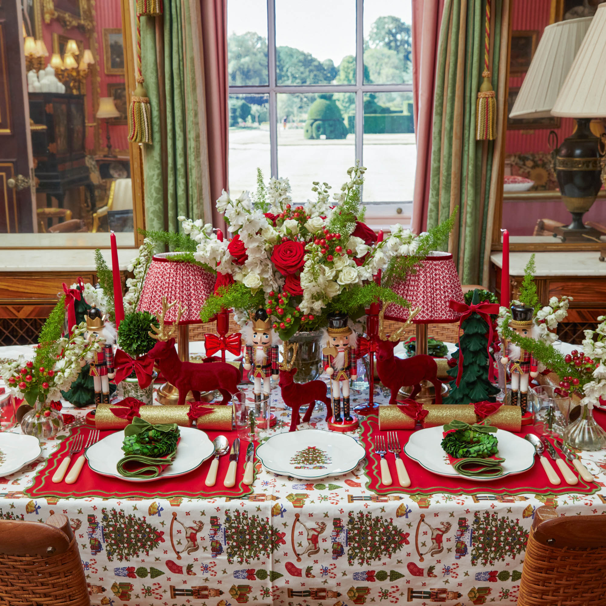 Mrs. Alice Christmas Tree Dinner & Starter Plates (Set of 8)