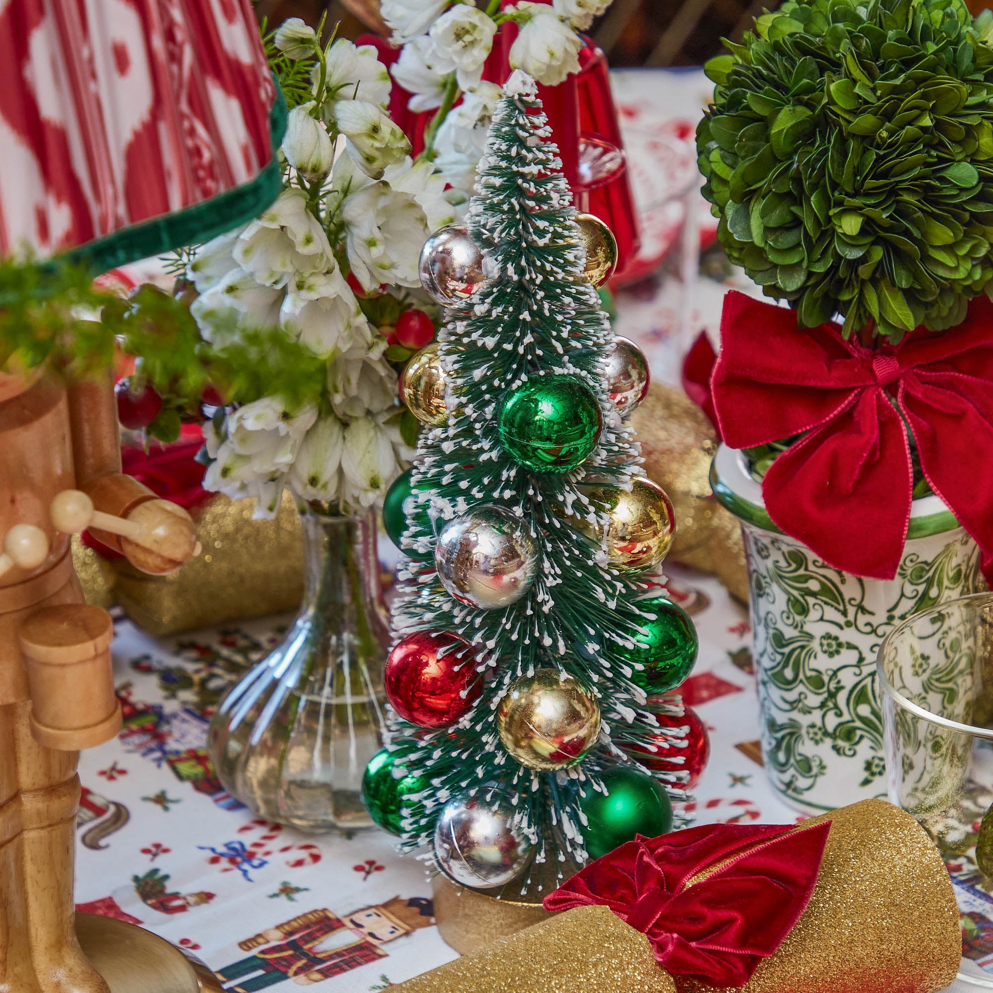 Frosted Christmas Bauble Tree (Set of 3)