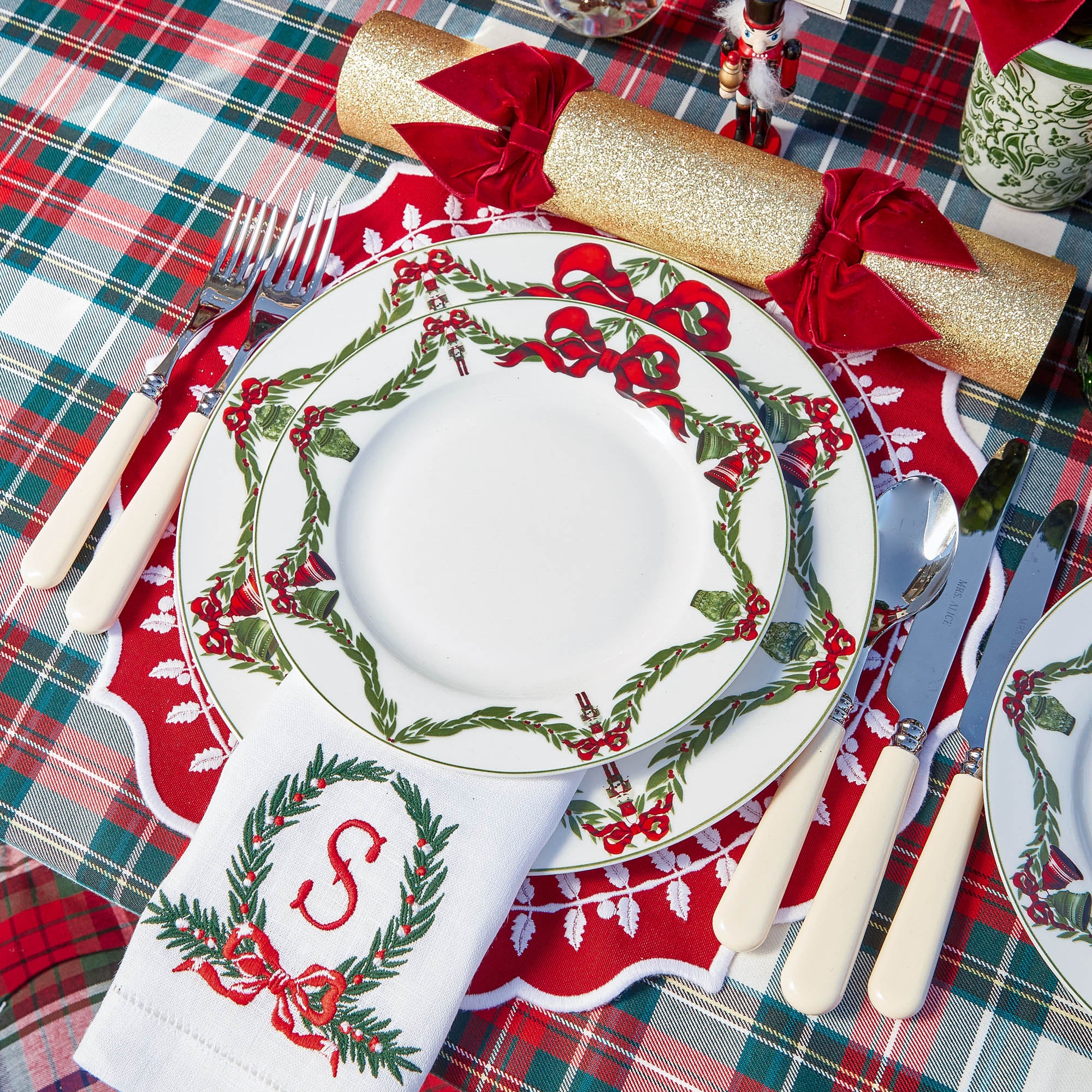 Christmas Garland Starter Plate