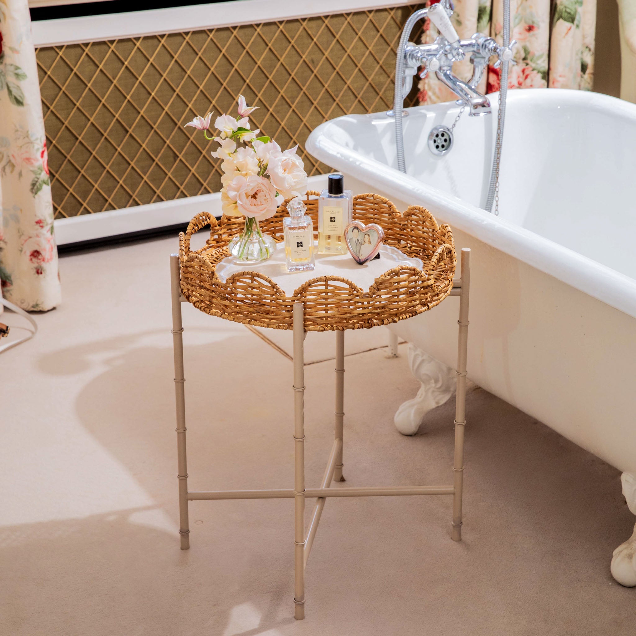 Round Scalloped Rattan Tray With Stand