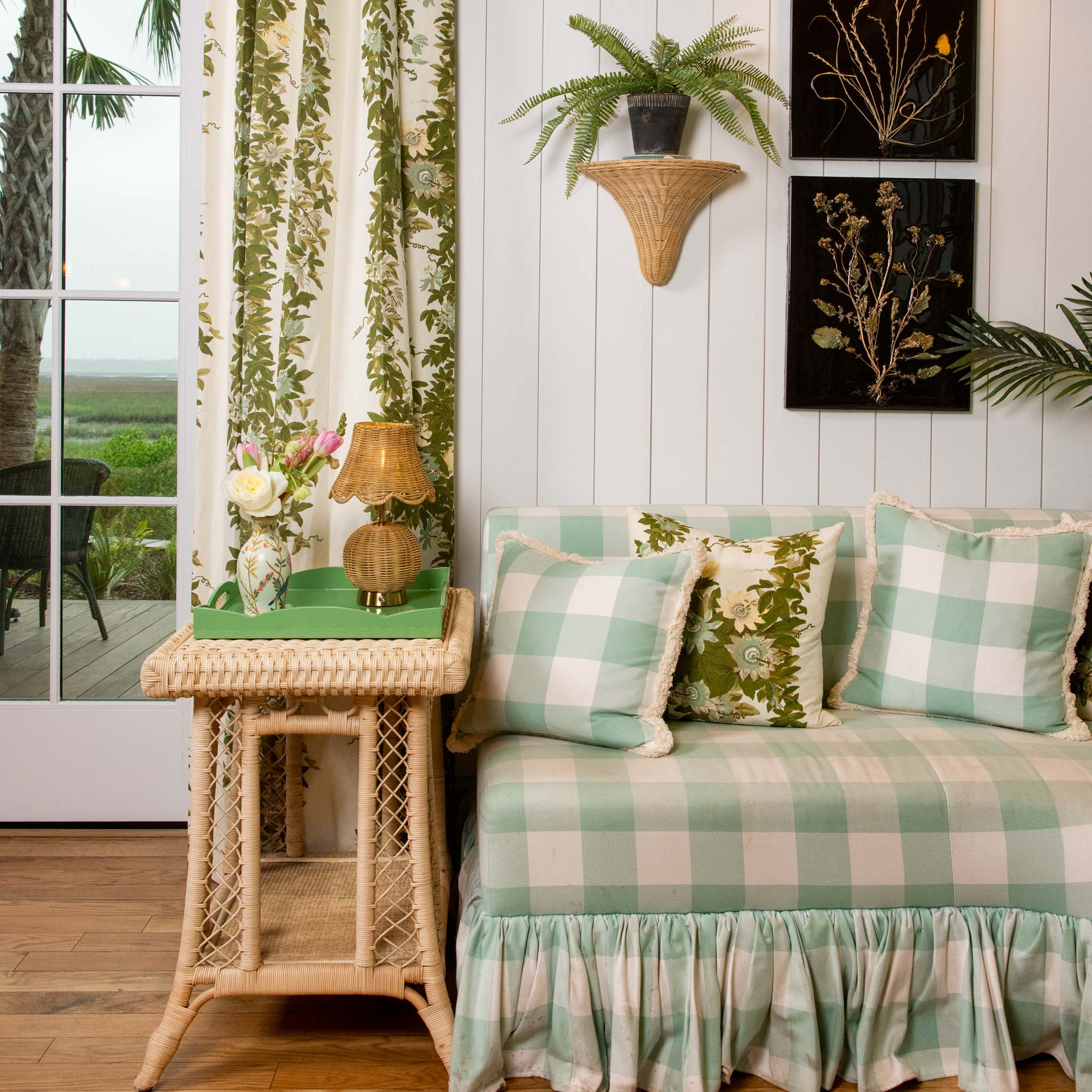 Rattan Ball Rechargeable Lamp with Shade