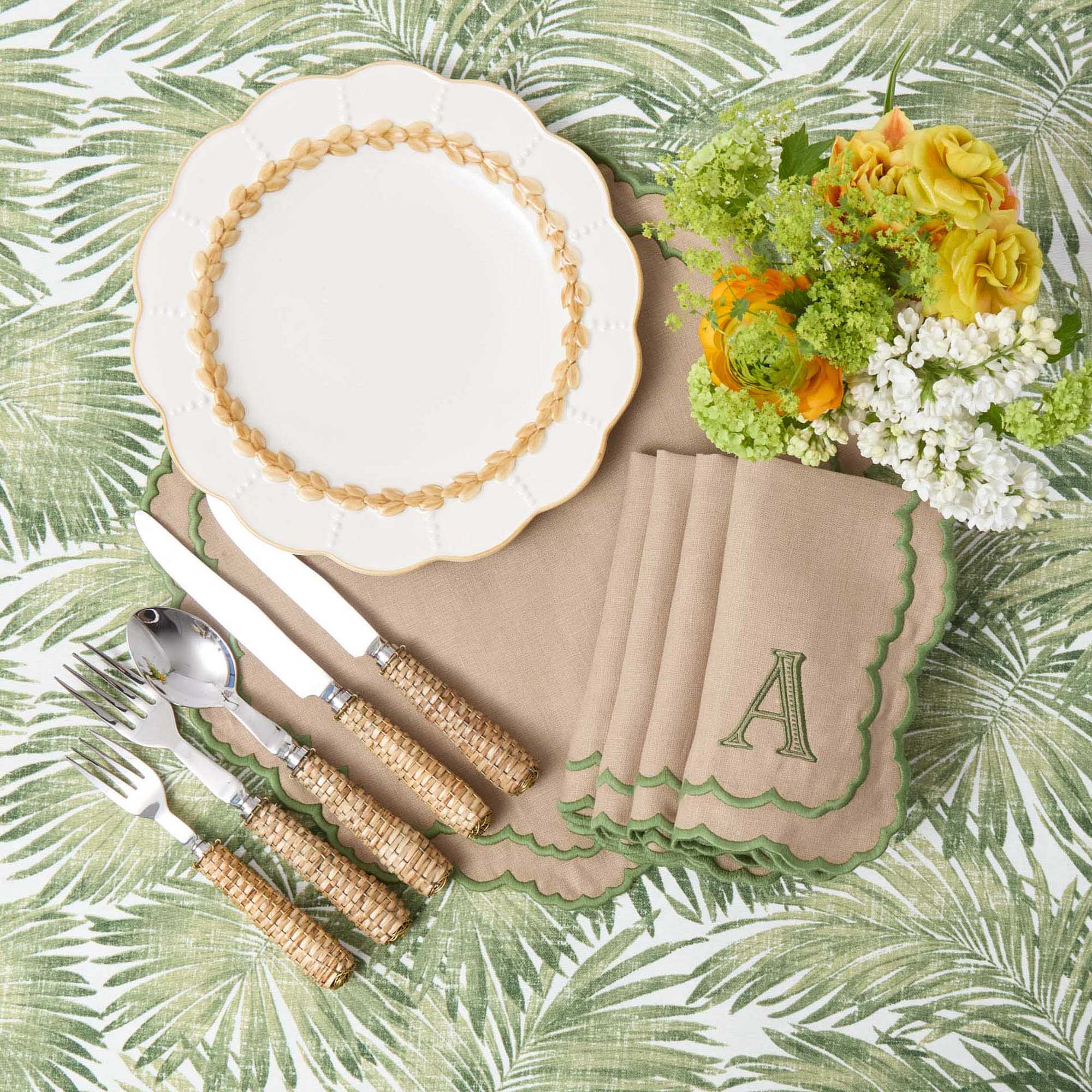 Putty Laurel Dinner Plates (Set of 4)