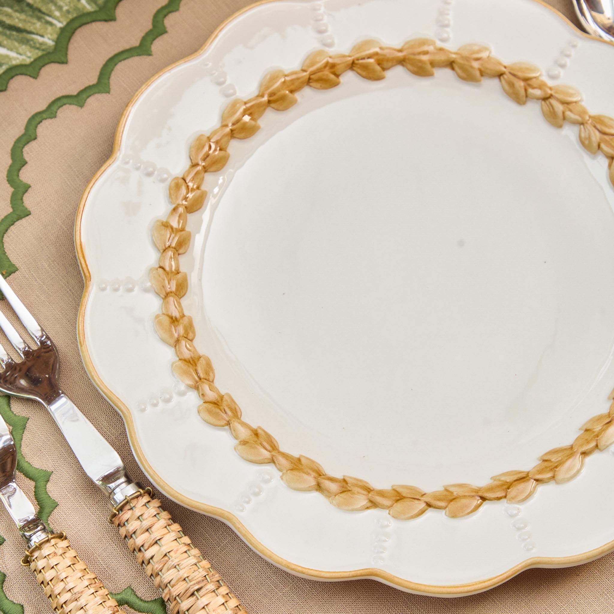 Putty Laurel Dinner Plates (Set of 4)