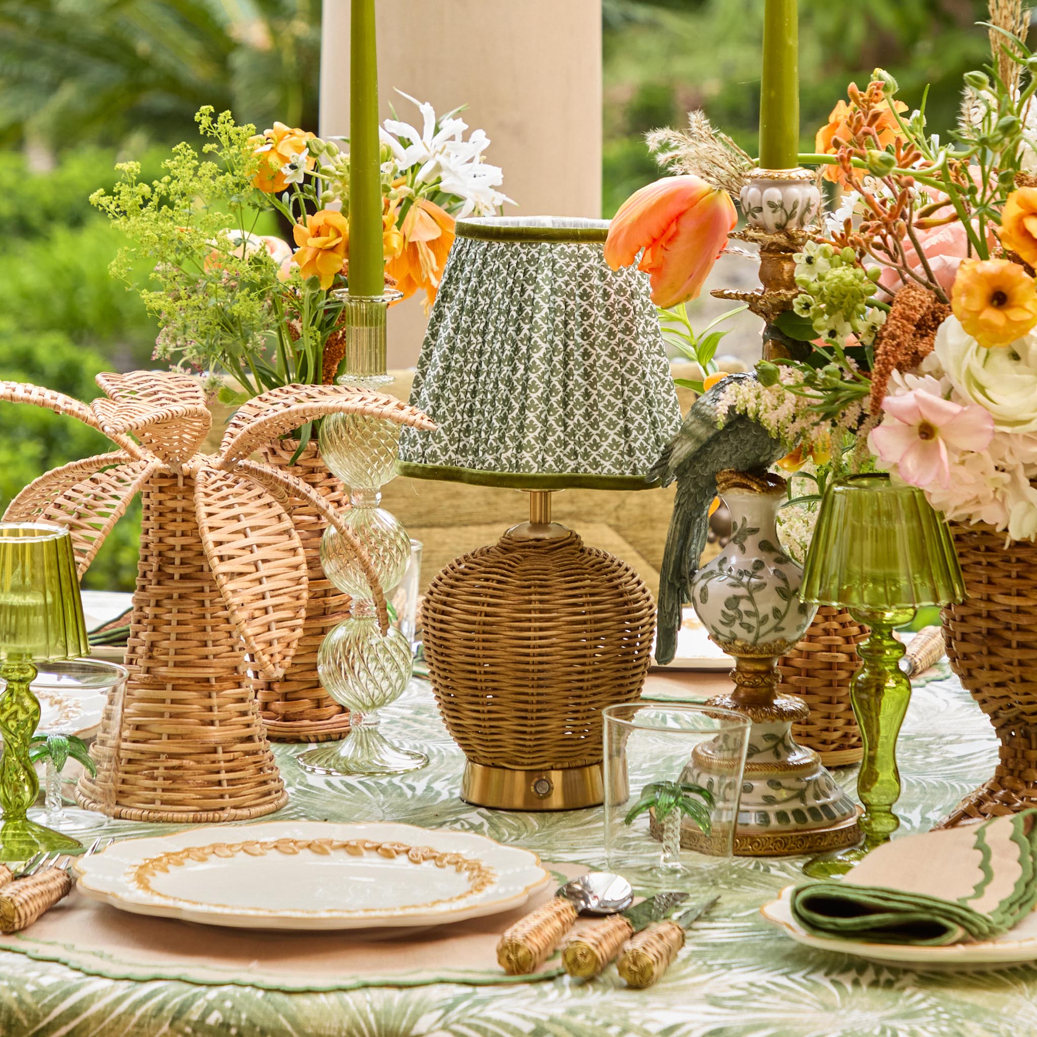 Rattan Ursula Rechargeable Lamp