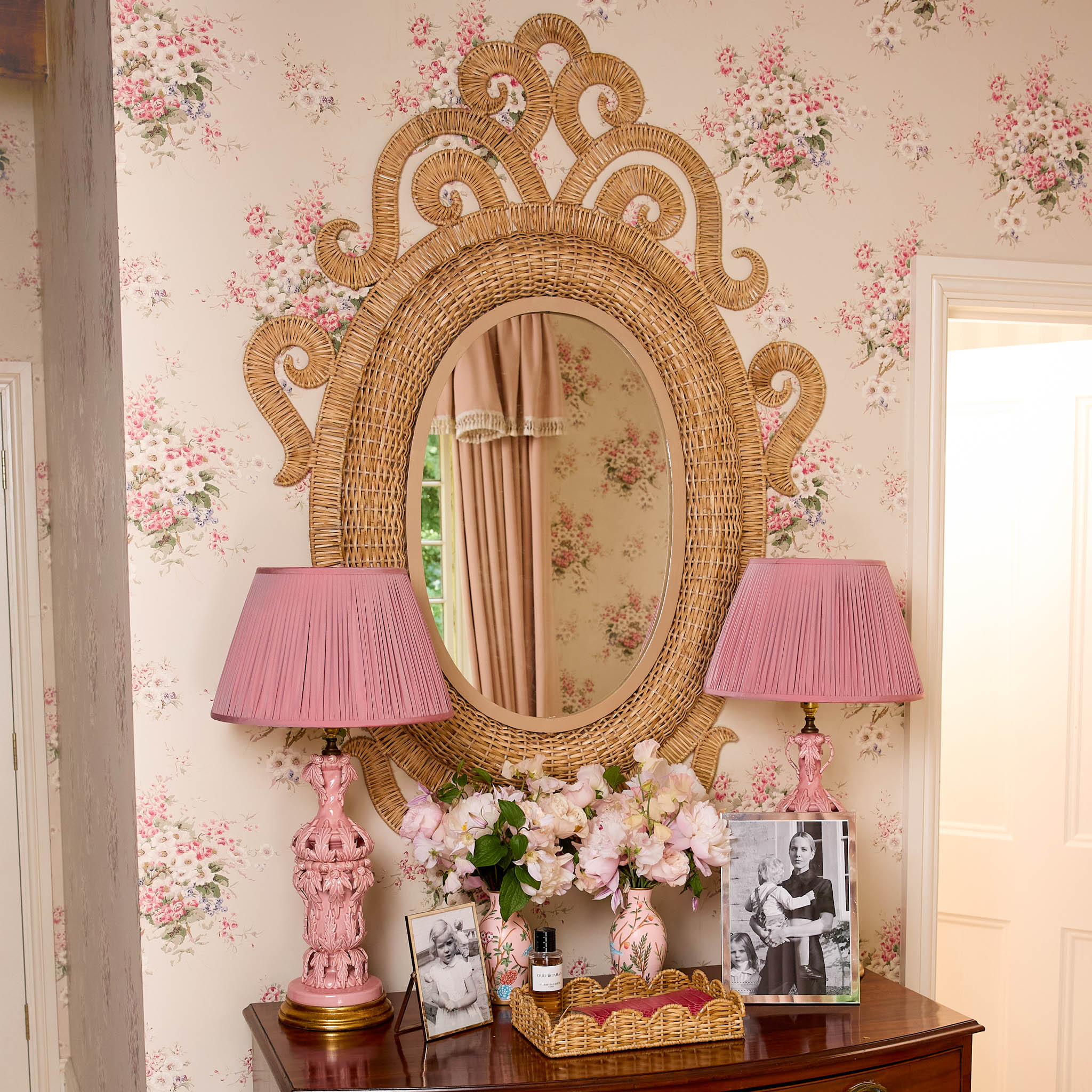 Small Scalloped Rattan Tray