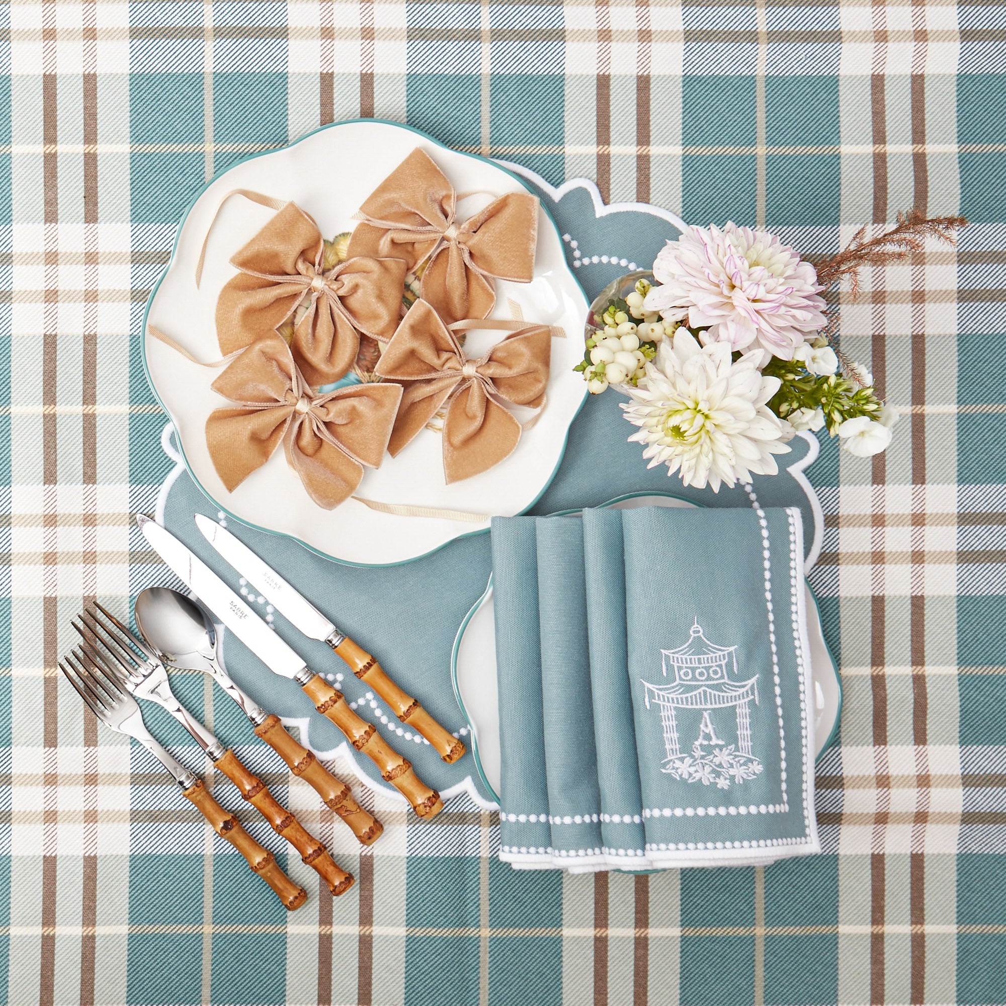 Mariana Duck Egg placemats and napkins, a stylish set of 4 for table decor.