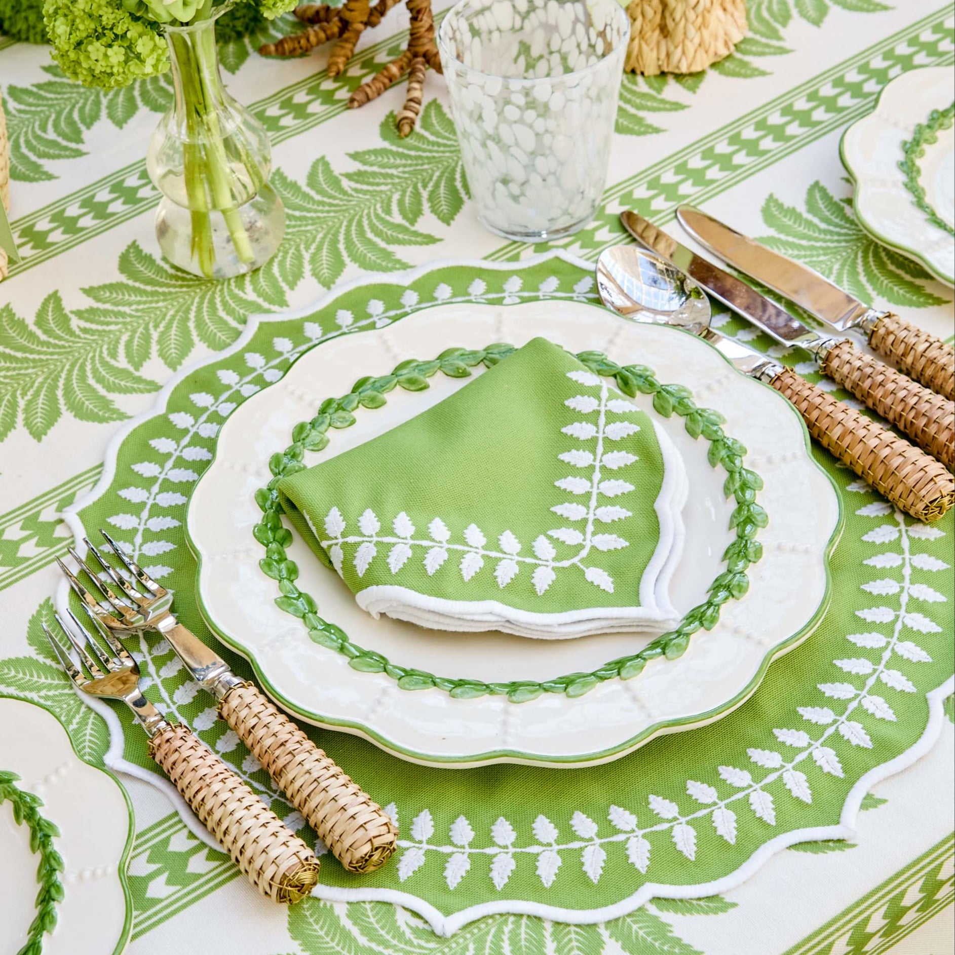 Green Laurel Placemats & Napkins (Set of 4)