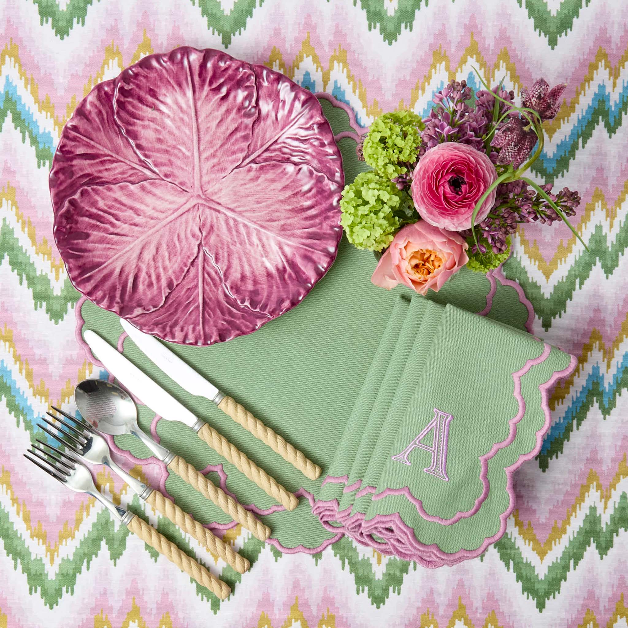 Serena Aubergine Cabbage Dinner Plate