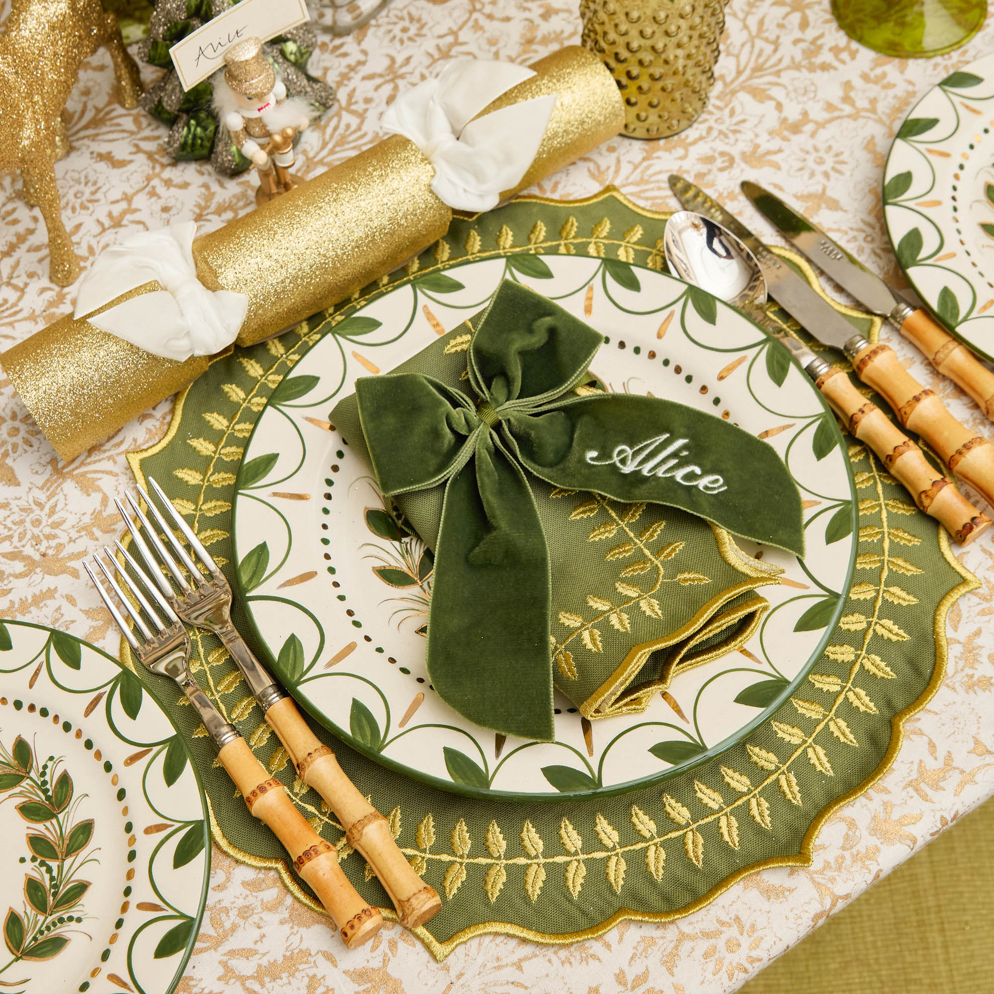 Gold Glitter Crackers with White Velvet Bows (Set of 6)