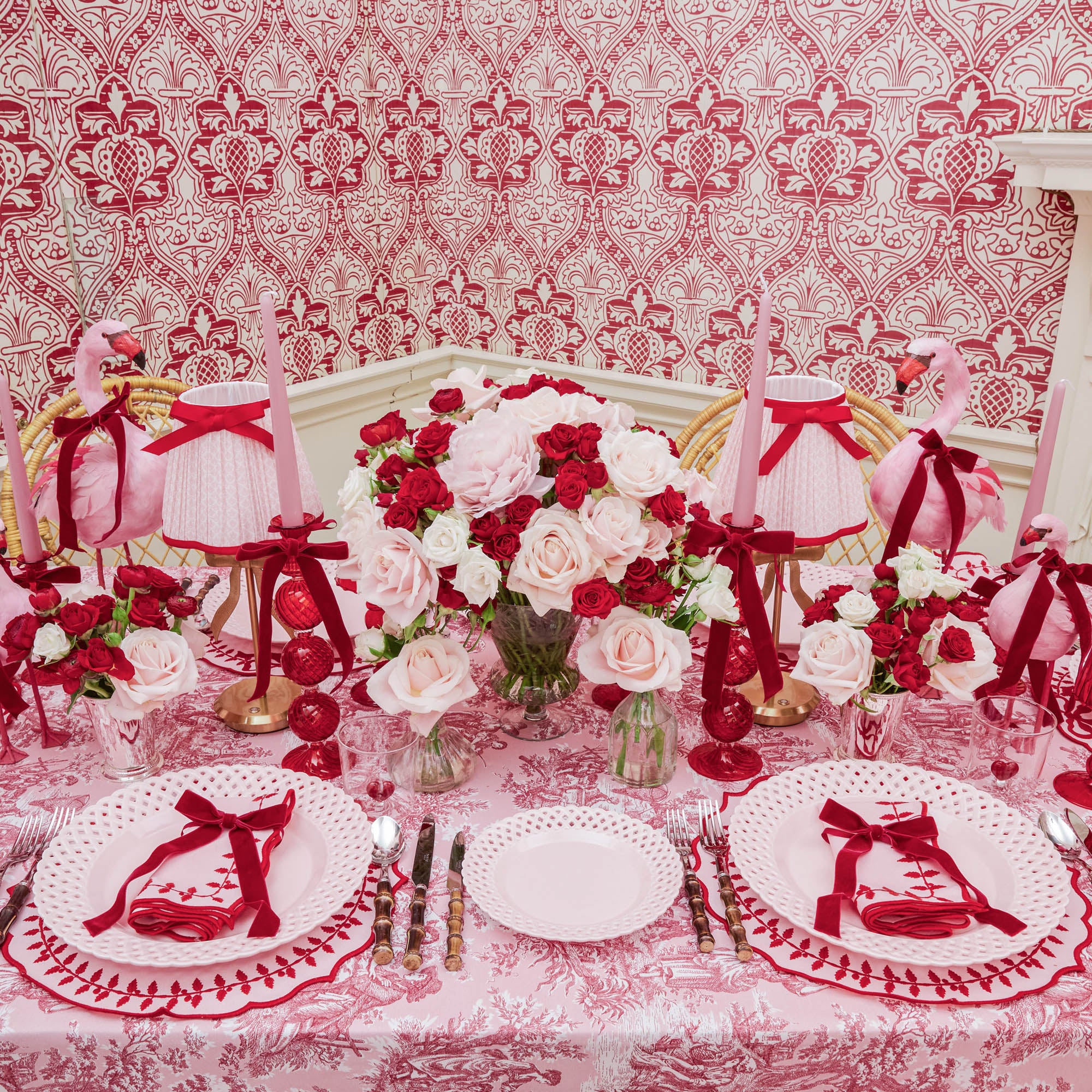 Pink & Red Laurel Napkins (Set of 4)