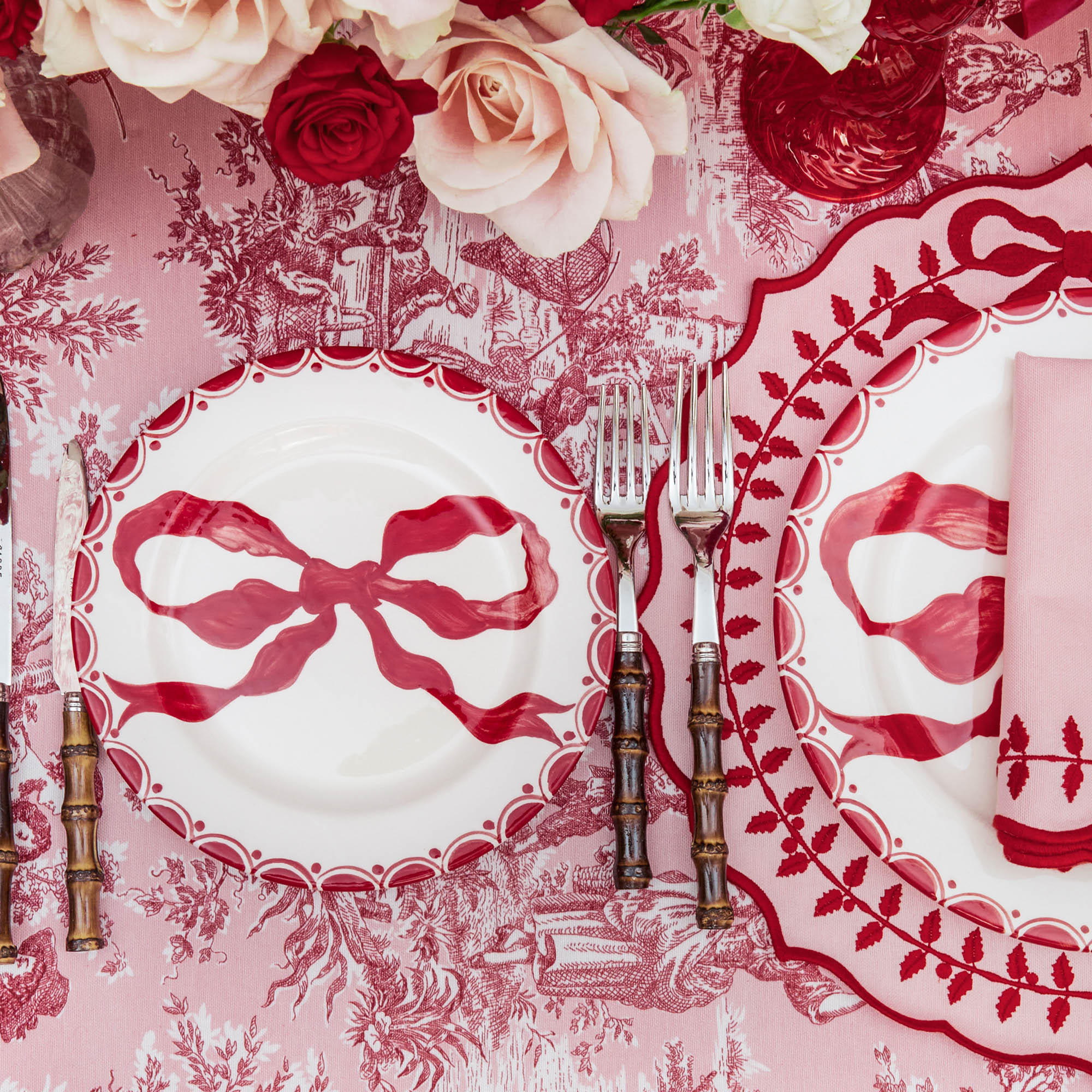 Marilyn Red Bow Dinner & Starter Plates (Set of 8)