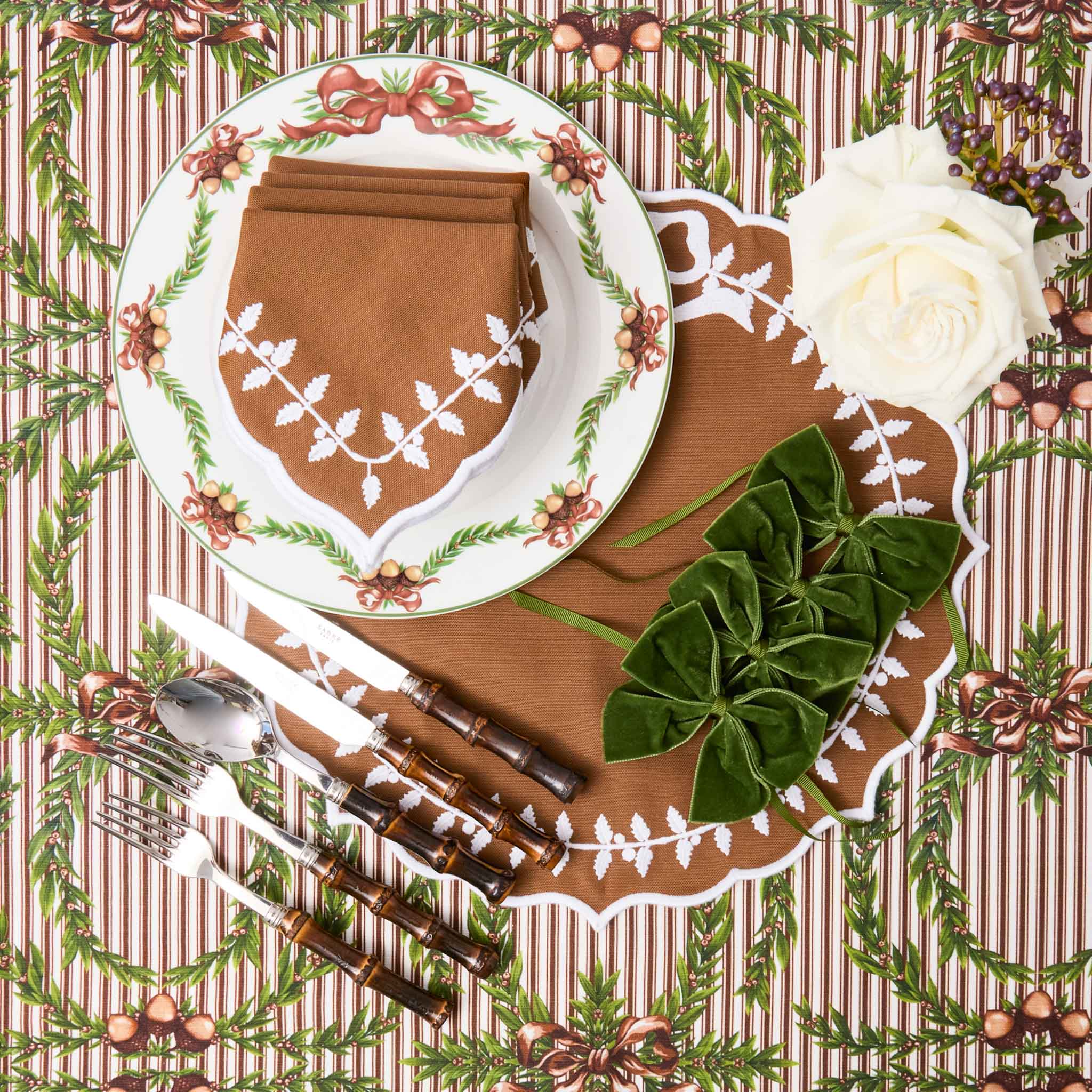 Chocolate Bow Laurel Napkins (Set of 4)