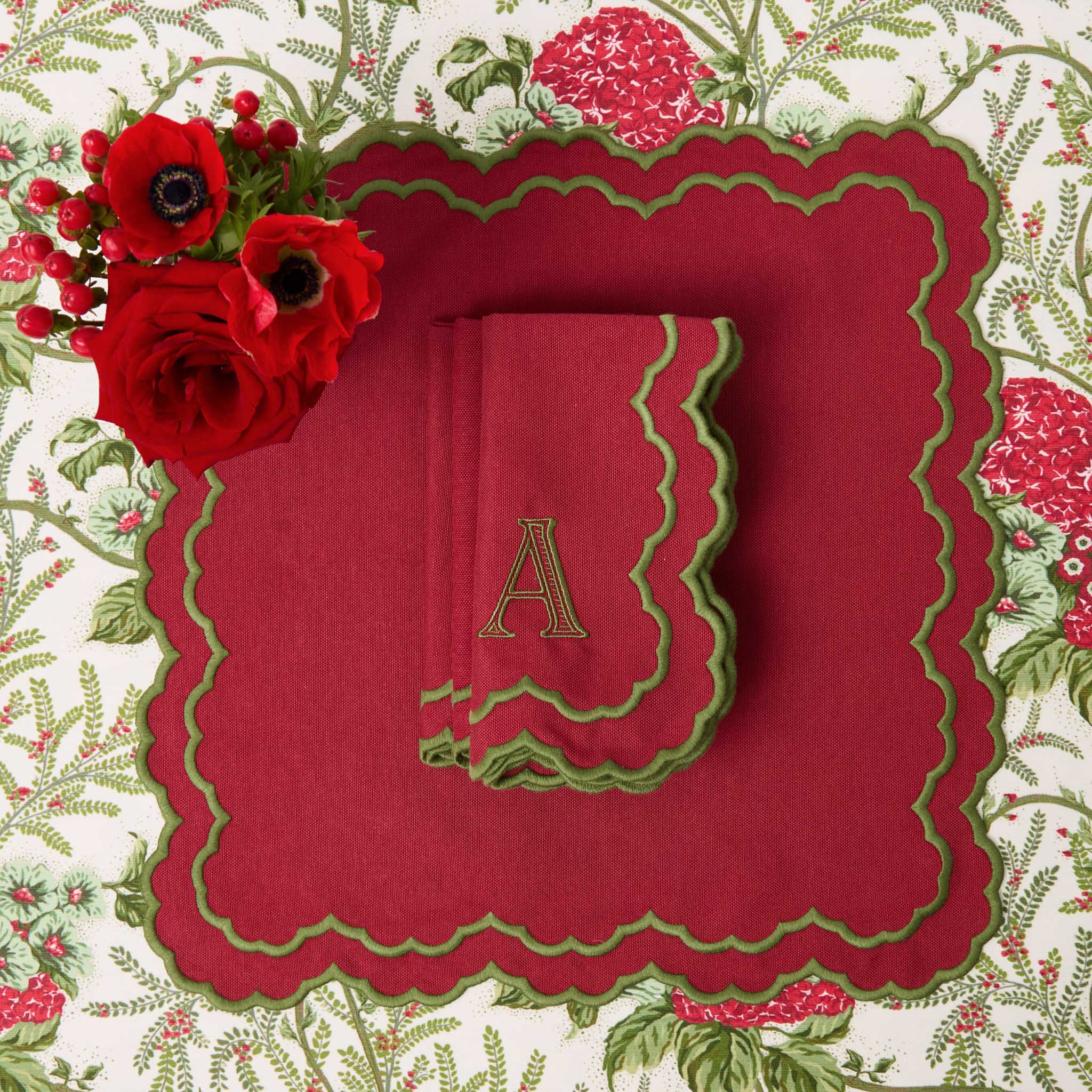 Lily Red & Green Napkins (Set of 4)