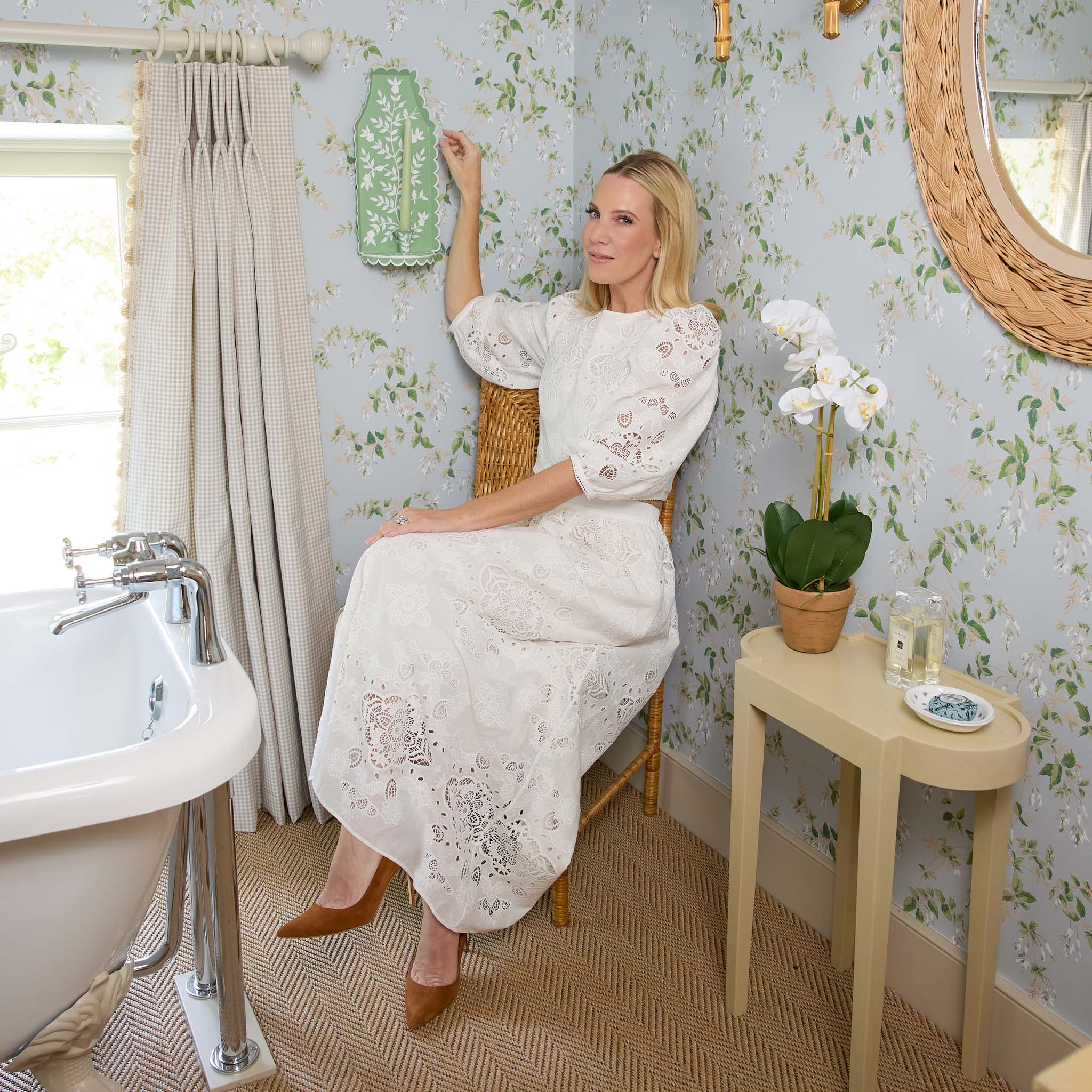 Green Chinoiserie Tole Candle Sconce