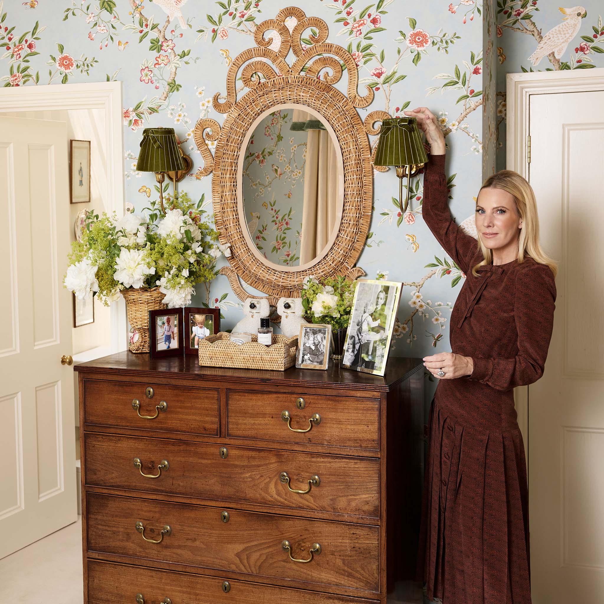 Quatrefoil Rechargeable Wall Light