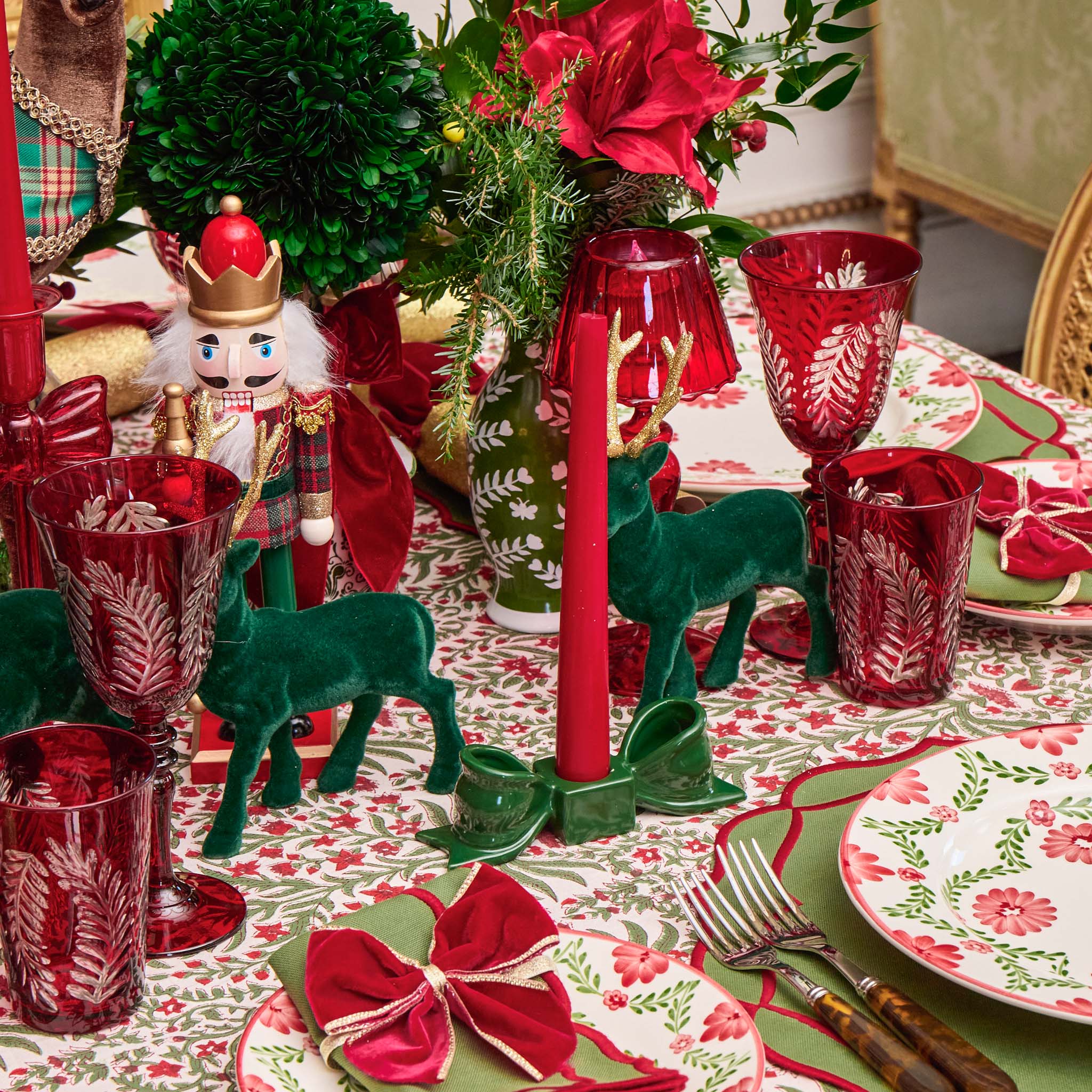 Brigitte Red Garland Engraved Water Glass (Set of 4)