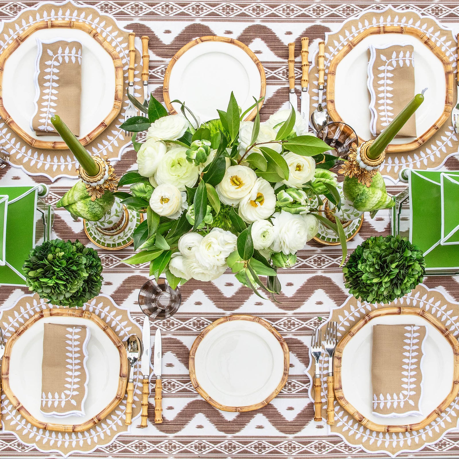 Table Cover Ikat Fauchia main image 0