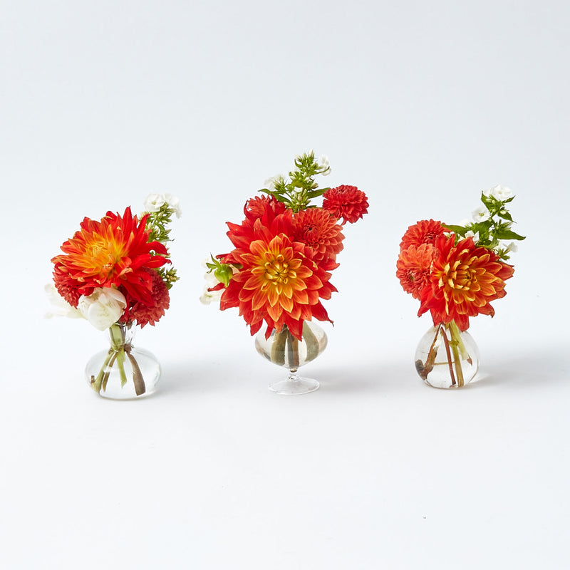 Express your love for flowers with our set of 3 Grace Bud Vases, designed to bring the beauty of blooms into your space.