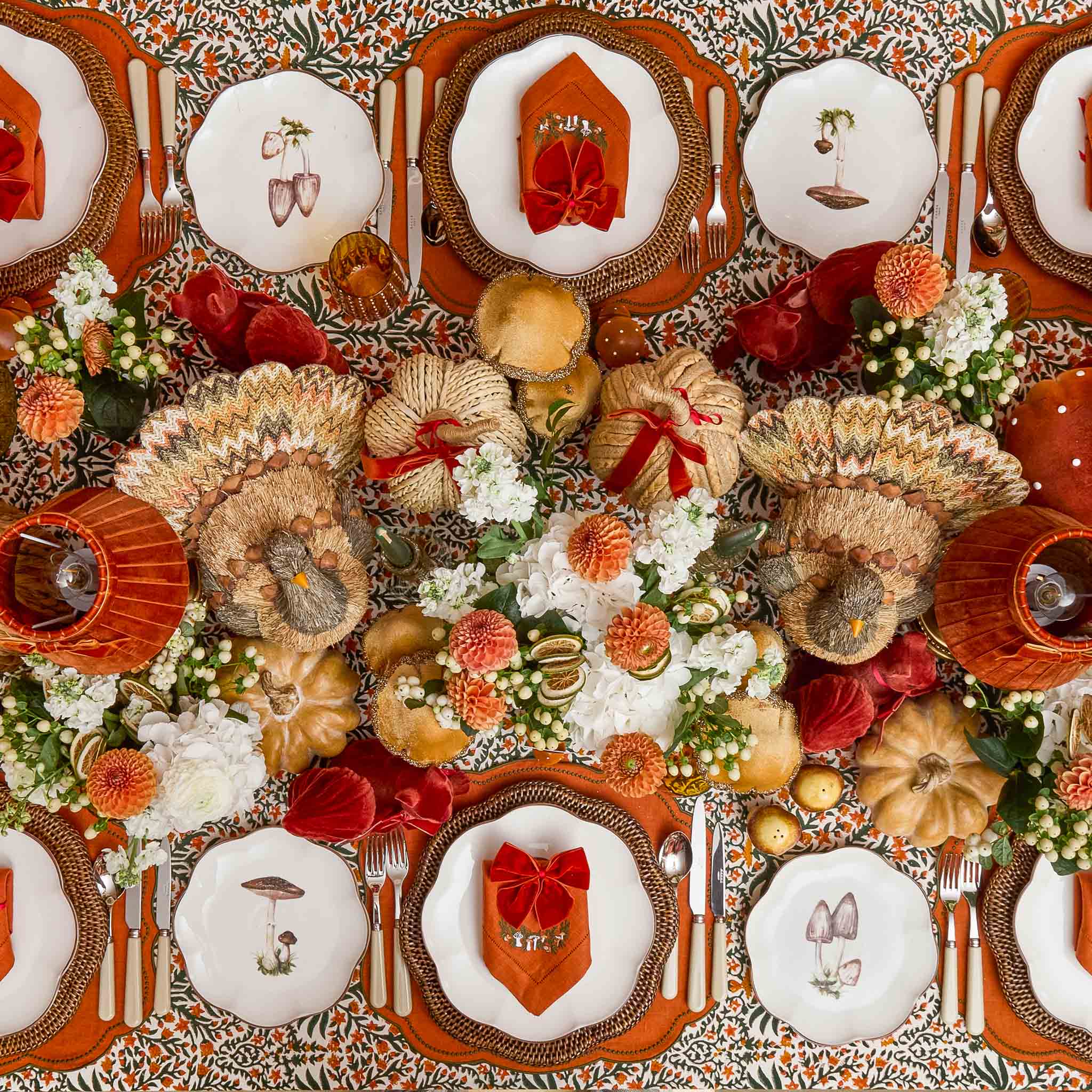 Scalloped Mushroom Starter Plate (Brown)