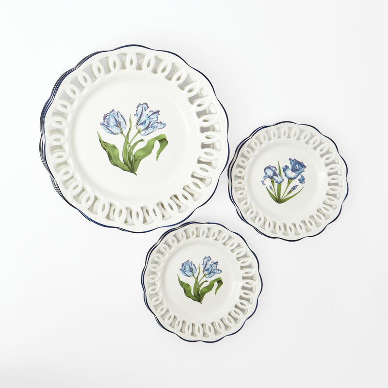 Turn your dining area into a statement of refined elegance with the White Lace Botanical Dinner & Starter Plates Set of 8, a must-have for creating a sophisticated and nature-inspired atmosphere.