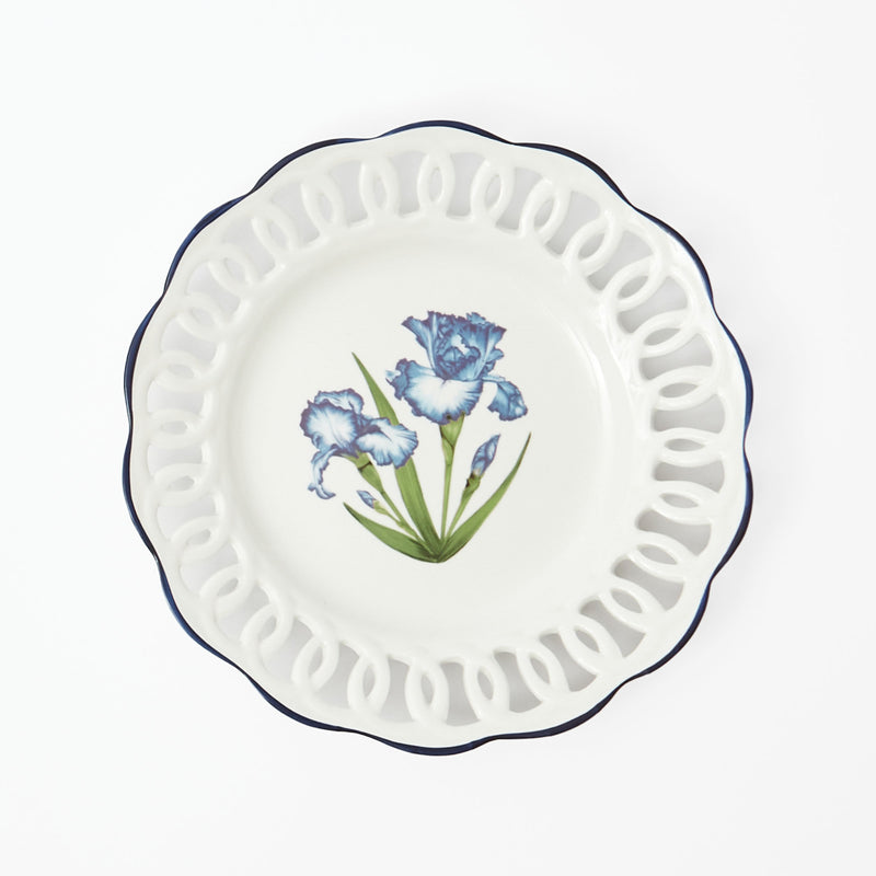 Turn your dining area into a statement of refined elegance with the White Lace Botanical Starter Plates Set of 4, a must-have for creating a sophisticated and nature-inspired atmosphere.