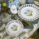 Turn your dining area into a statement of refined elegance with the White Lace Botanical Dinner Plates Set of 4, a must-have for creating a sophisticated and nature-inspired atmosphere.
