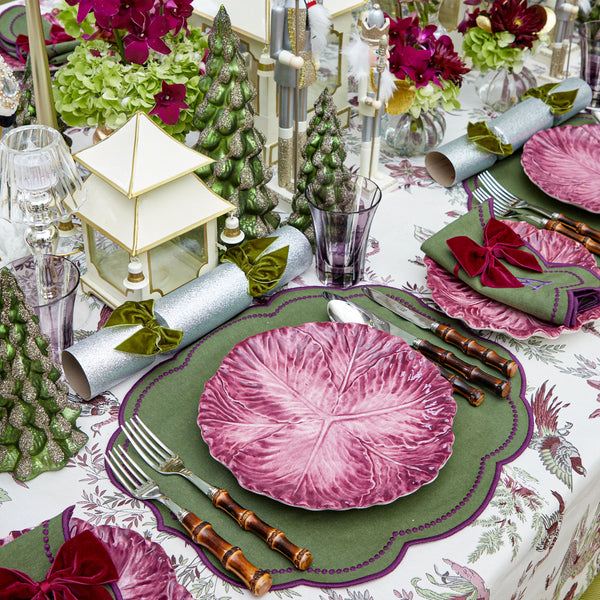 Create an enchanting table setting with these beautifully crafted dinner plates.