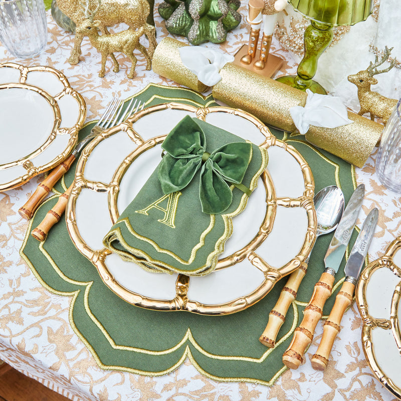 Celebrate in style with Fleur Green & Gold Napkins, infusing a touch of opulence into your dining decor.
