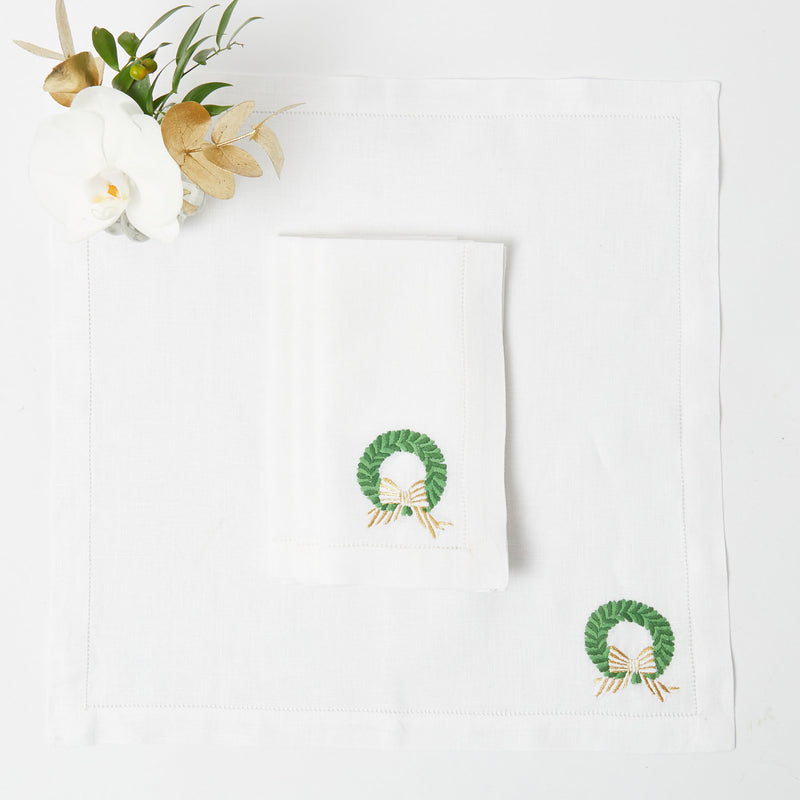 Enjoy the magic of Christmas with White Embroidered Wreath Napkins, perfect for your seasonal celebrations.