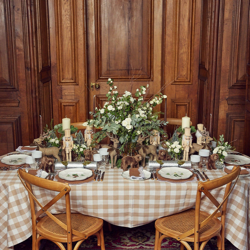 Luxurious touch: Set of 4 Caramel Linen Napkins.