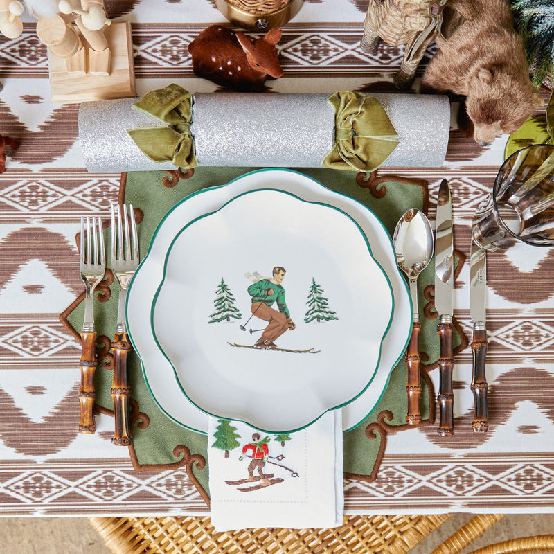 Add a touch of alpine elegance to your Christmas table with the Heidi & Hans Skier Starter Plates, perfect for creating a coordinated and inviting atmosphere.